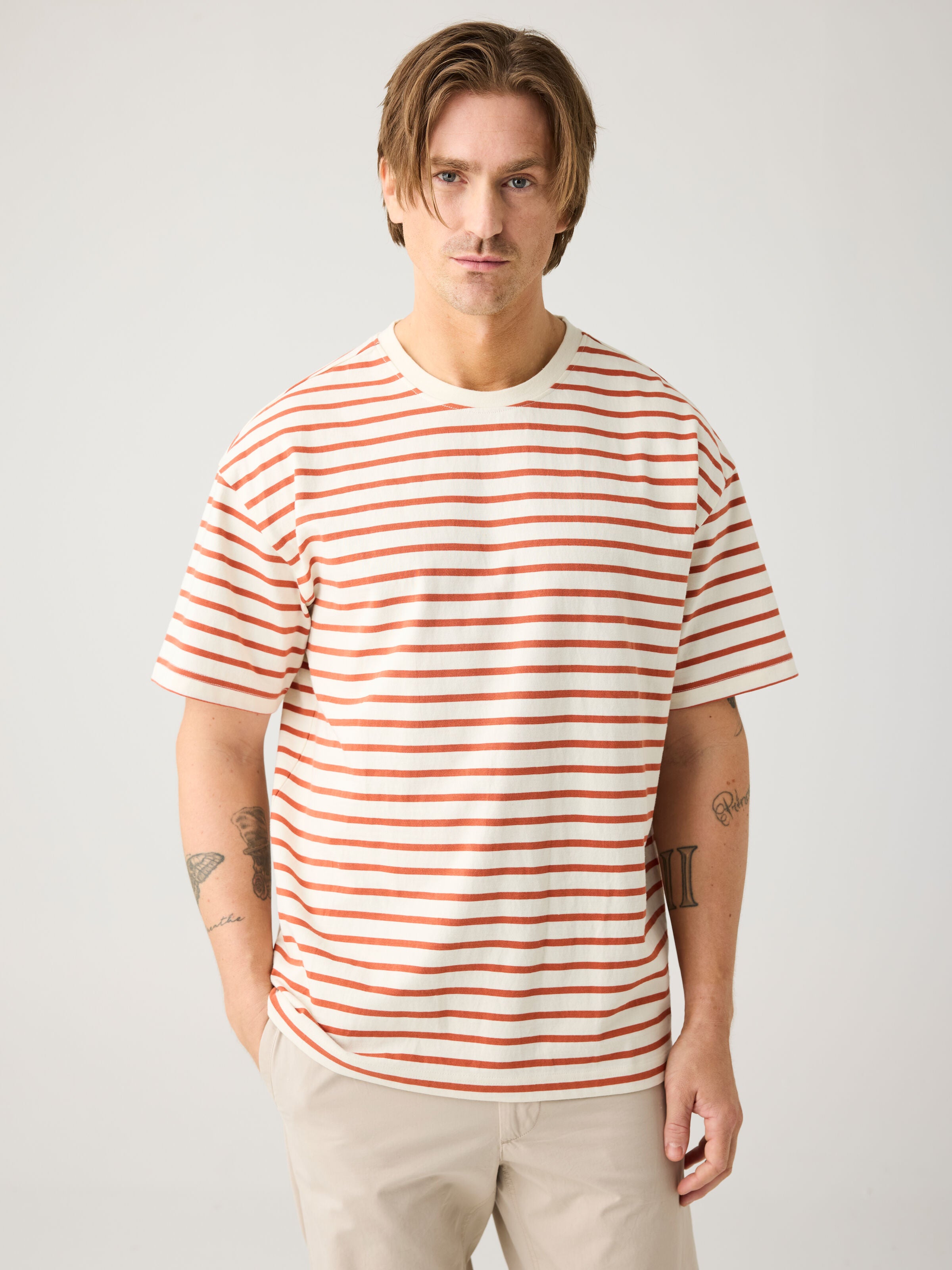 Lockeres gestreiftes T-Shirt aus Bio-Baumwolle