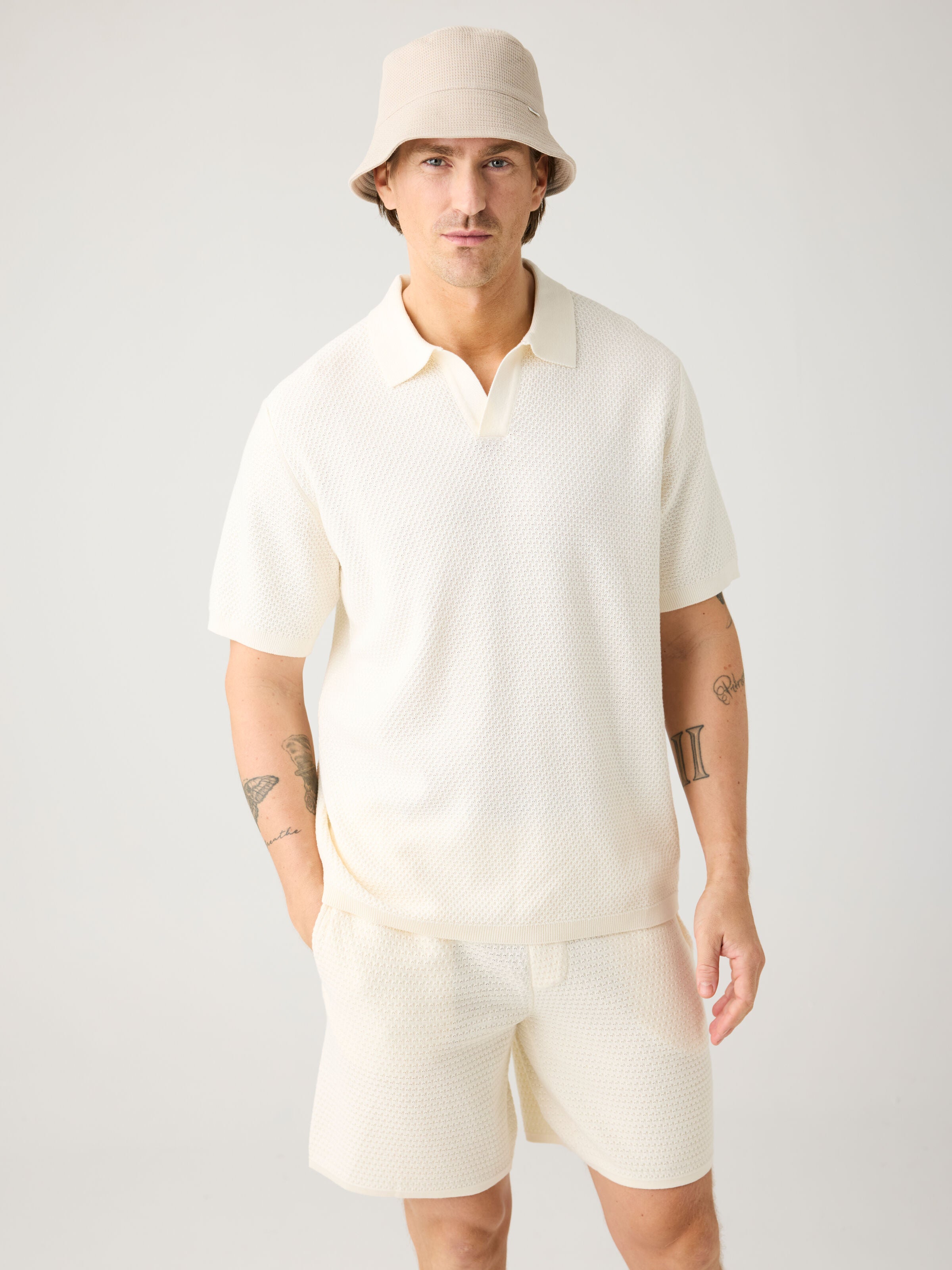 Lockeres gestricktes Poloshirt aus Bio-Baumwolle