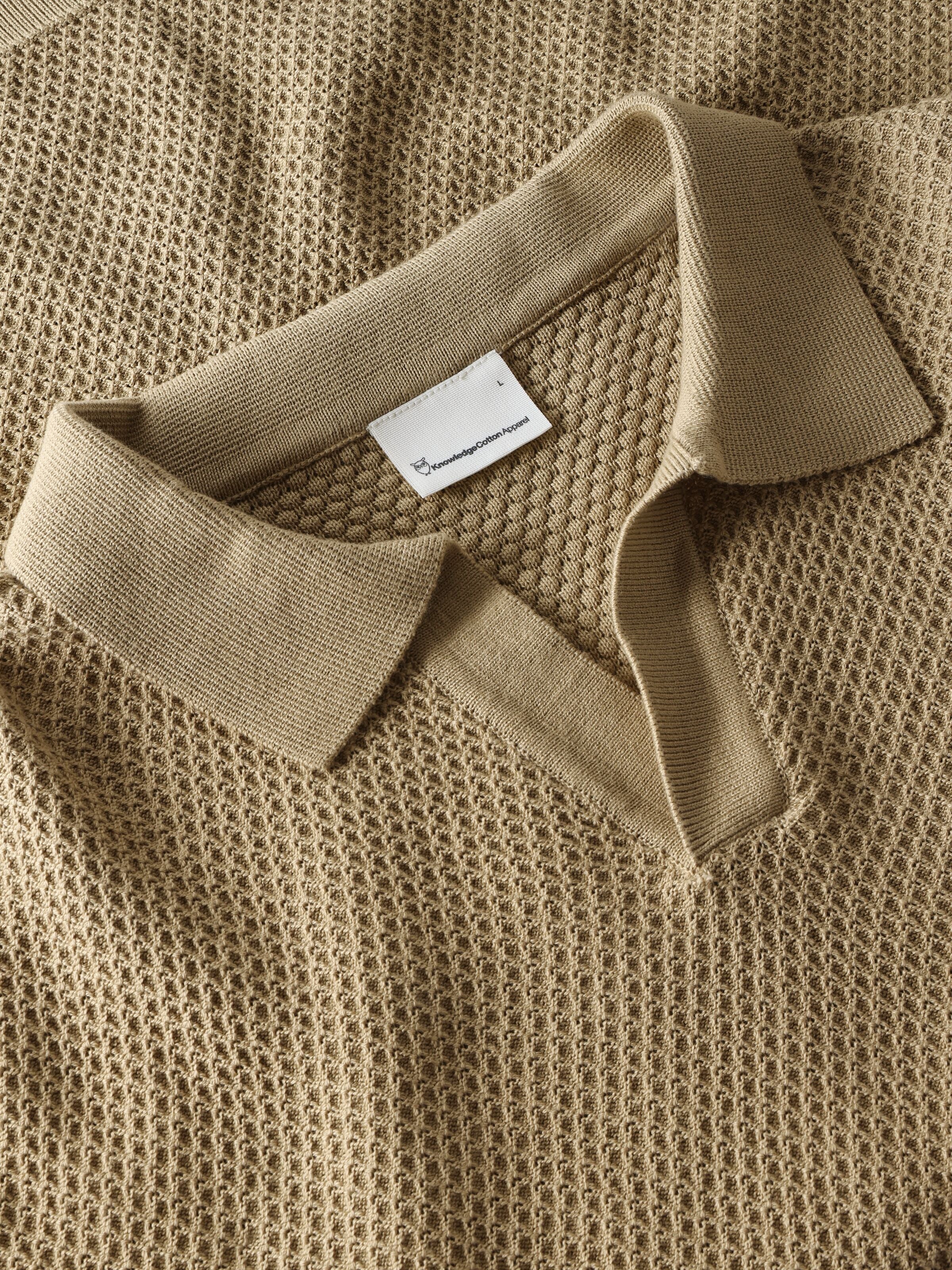 Lockeres gestricktes Poloshirt aus Bio-Baumwolle