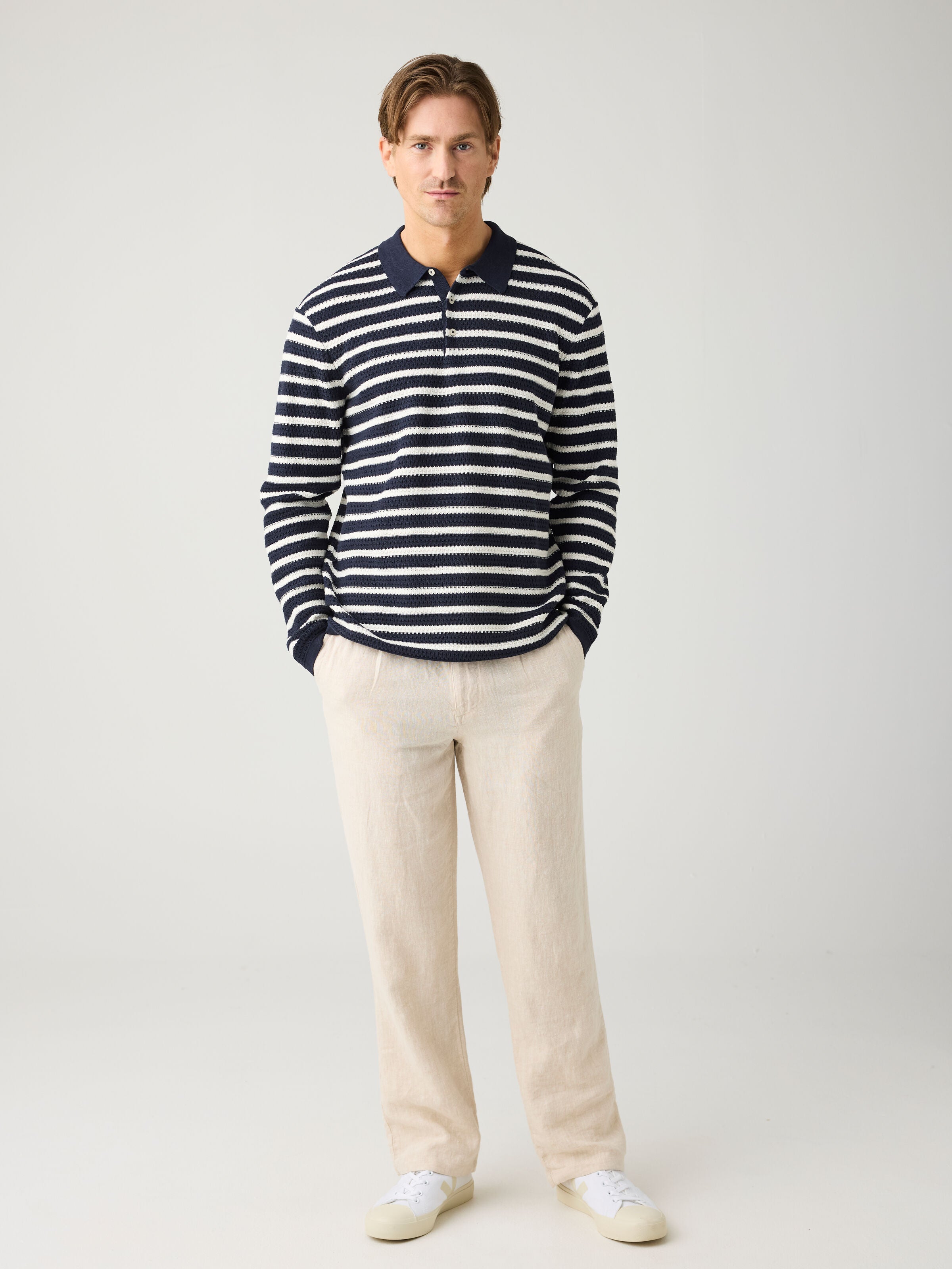 Gestricktes Langarm-Poloshirt mit Streifen aus Bio-Baumwolle