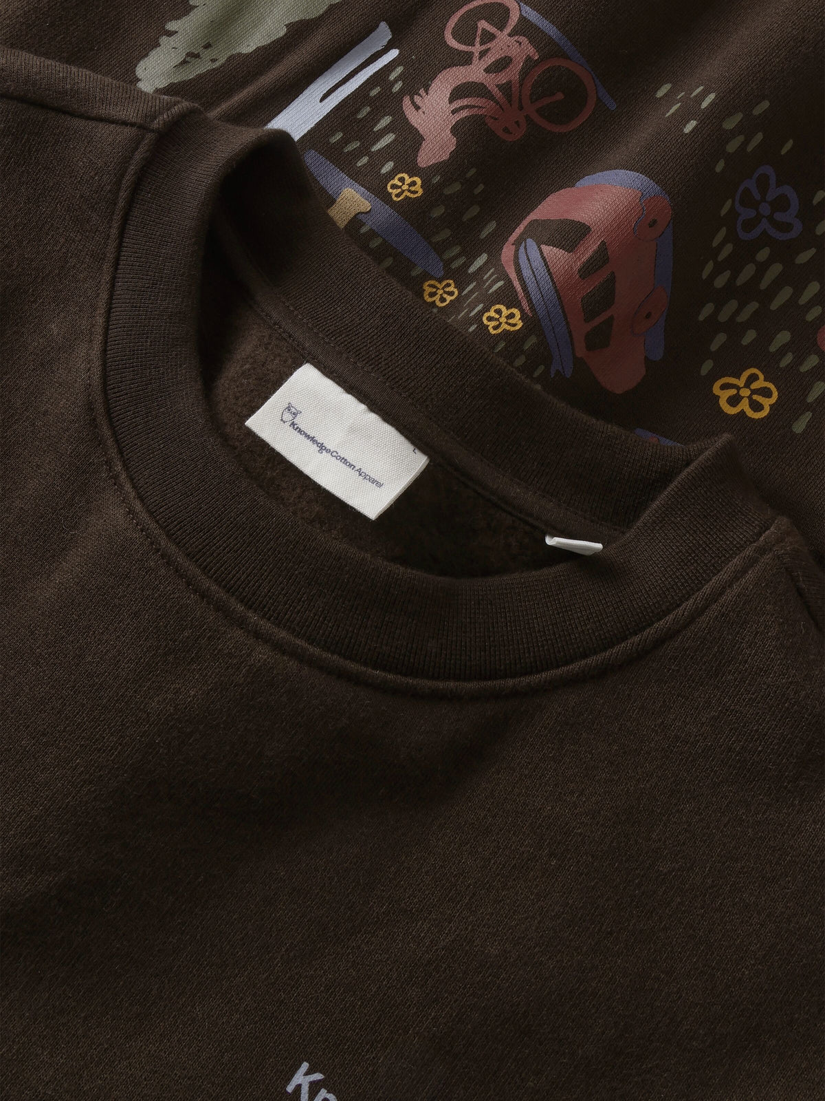 Sweatshirt mit Rundhalsausschnitt und Rückenprint aus Bio-Baumwolle – Detailansicht