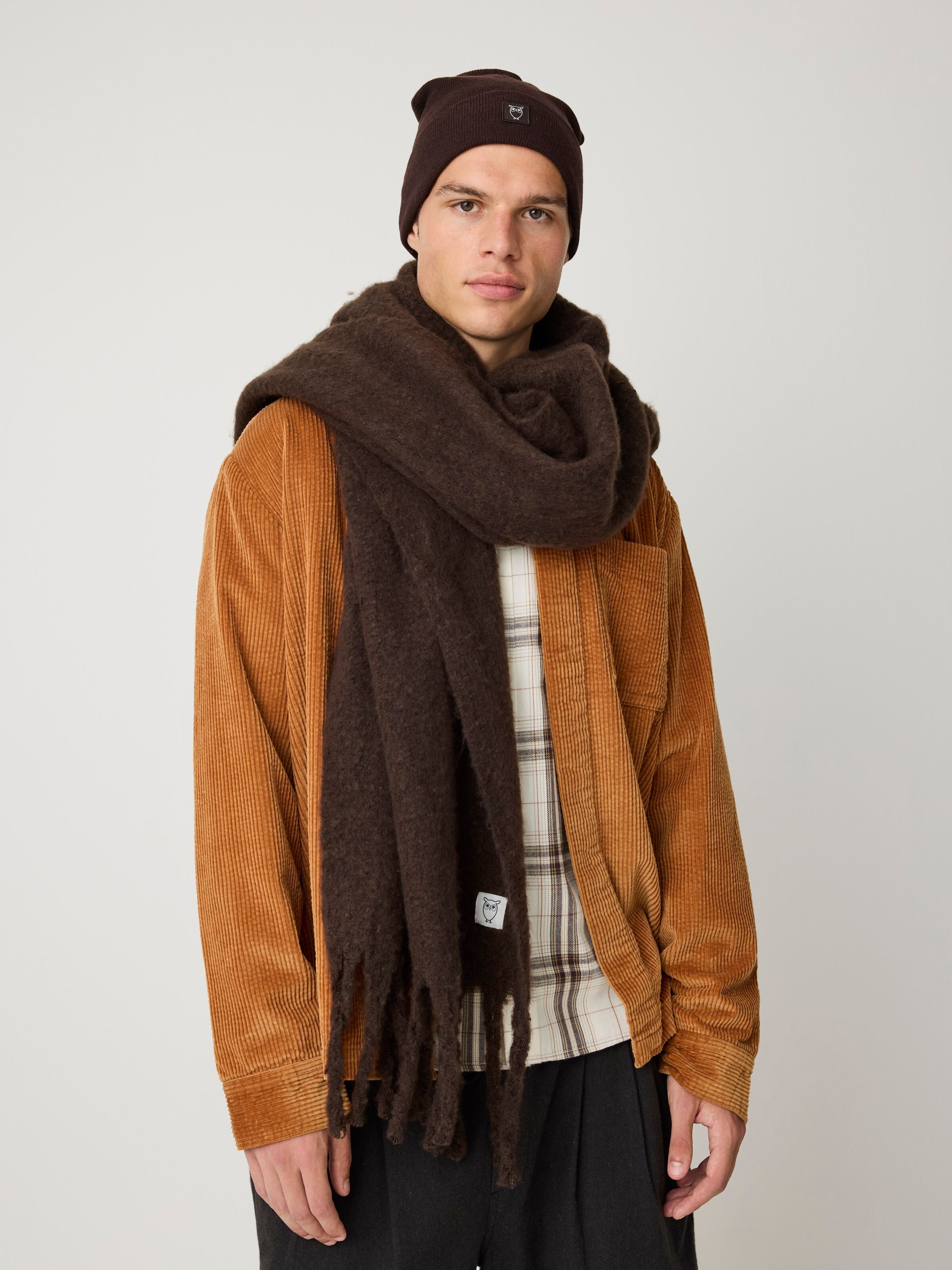 Großer Schal mit Fransen aus recyceltem Polyester