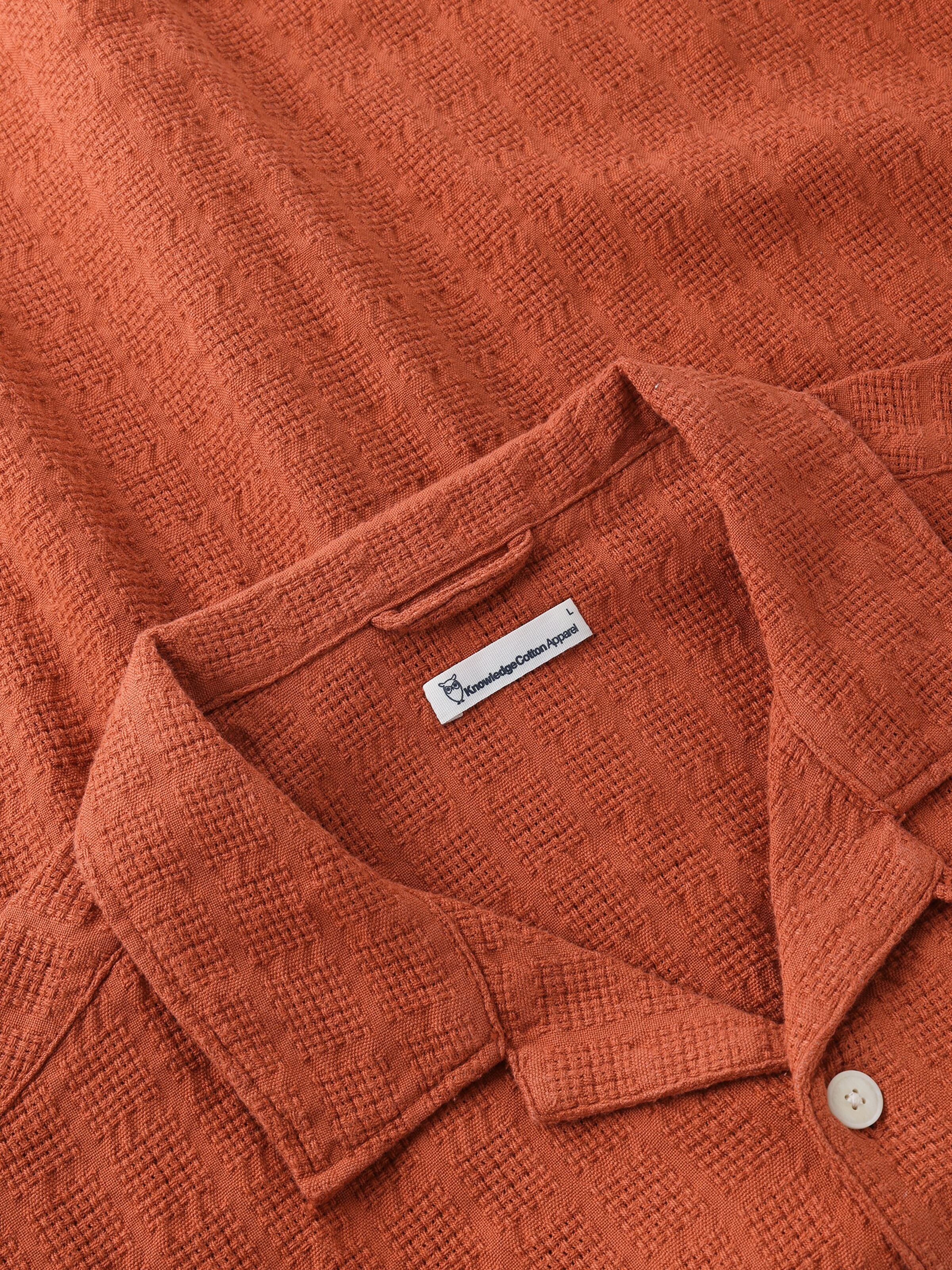 Kurzarm Hemd mit Strucktur aus Bio-Baumwolle