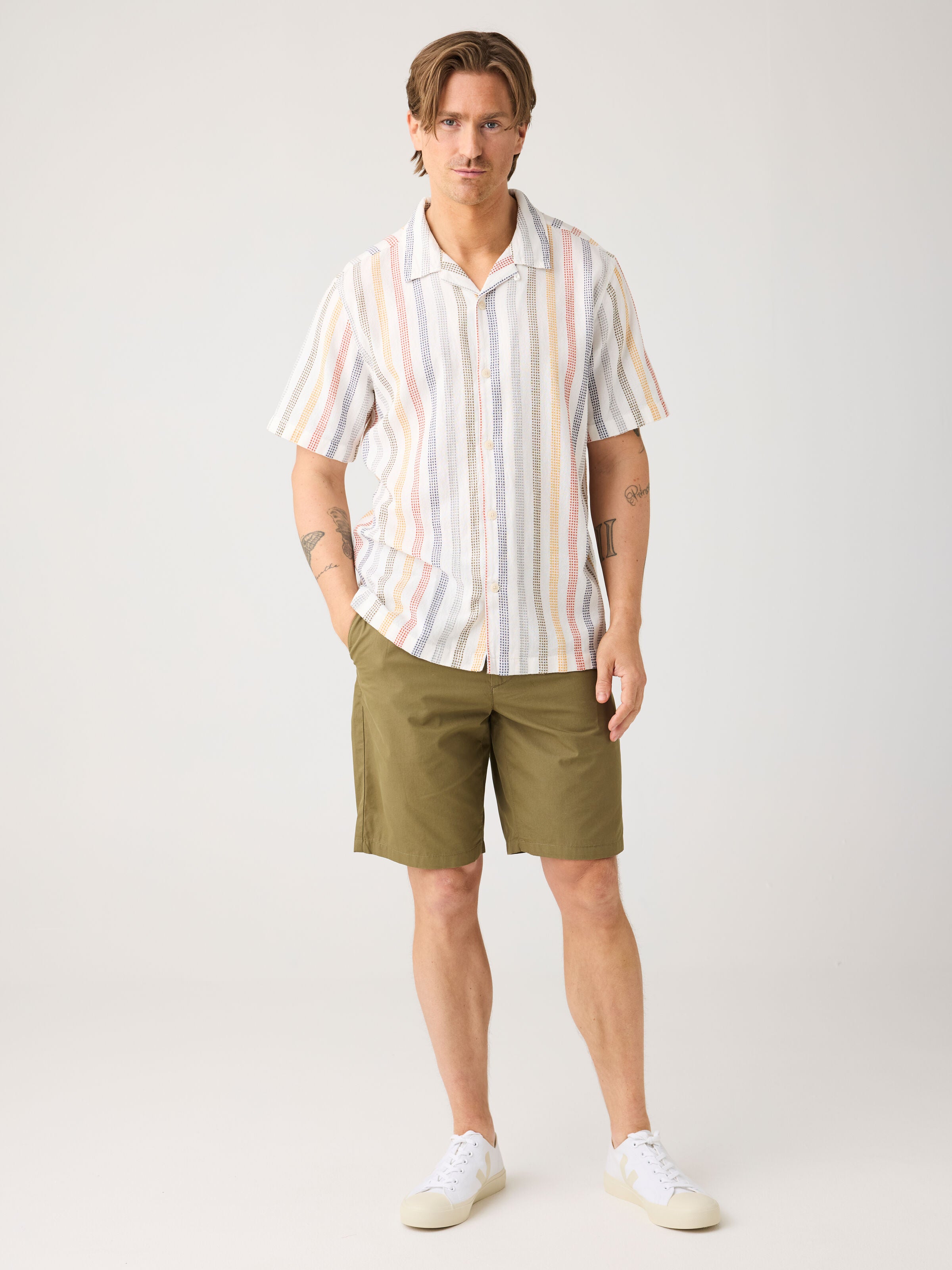 Lockeres gestreiftes Kurzarmhemd aus Bio-Baumwolle