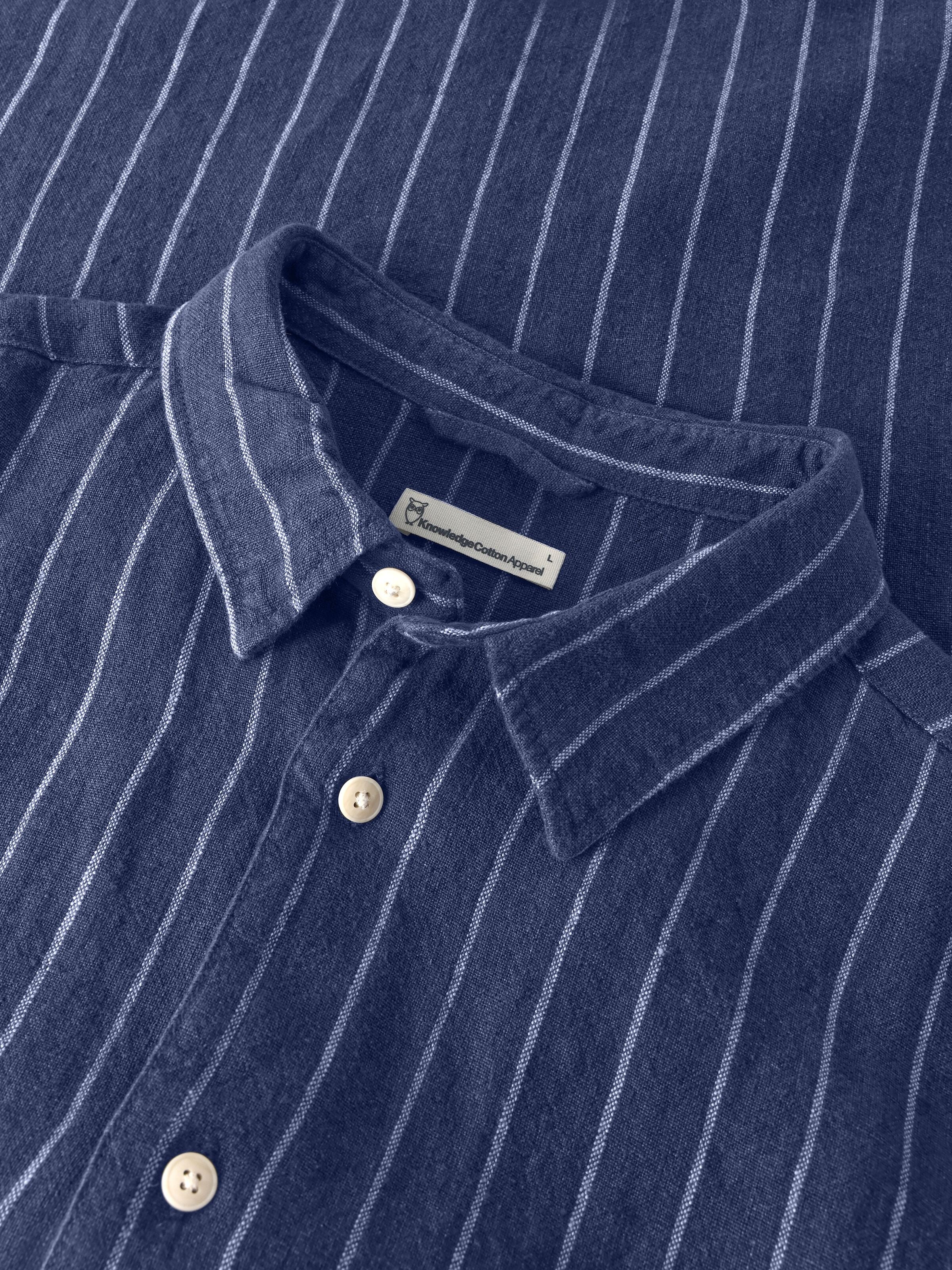 Lockeres Kurzarmhemd Pinstriped aus Bio-Leinen