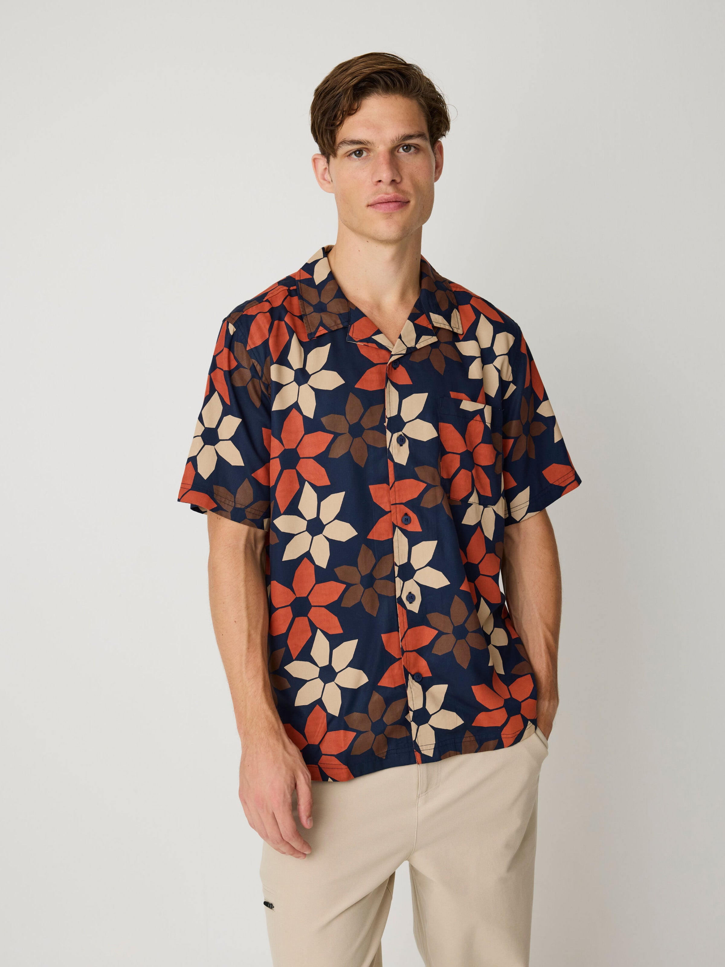 Kurzärmeliges Hemd mit Blumenprint aus Tencel