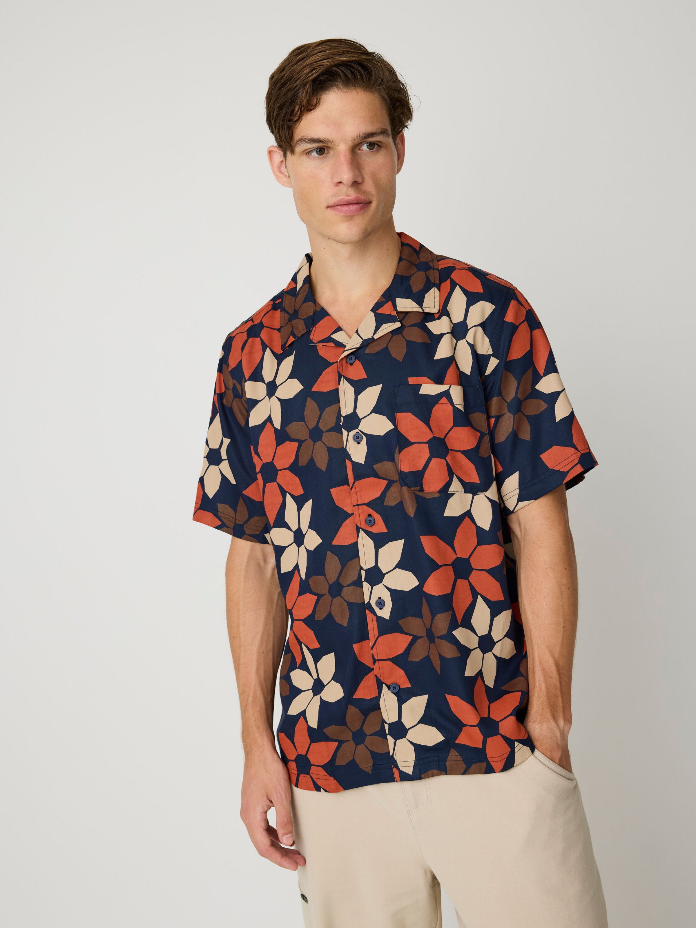 Kurzärmeliges Hemd mit Blumenprint aus Tencel