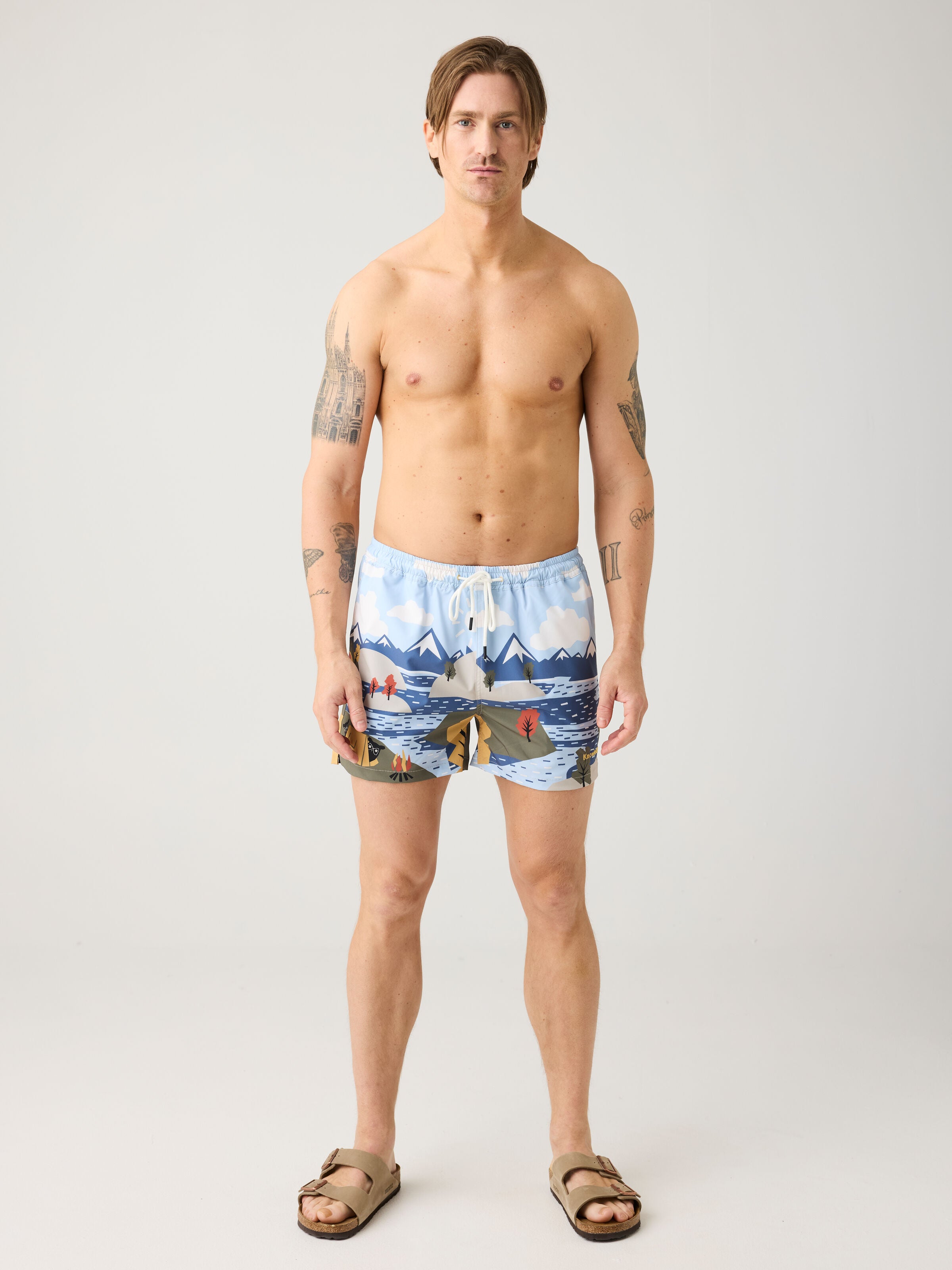 Mittellange Badehose mit Prints aus recyceltem Polyester