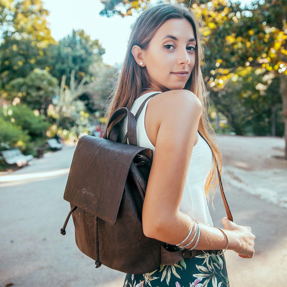 Rucksack aus Kork DARK BROWN