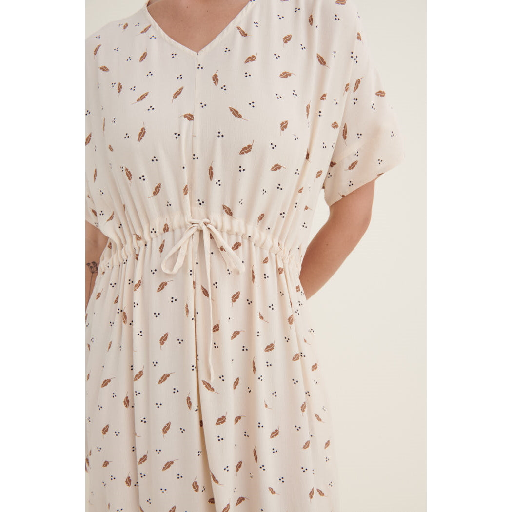 Kleid ANJO mit feinem Blätterprint