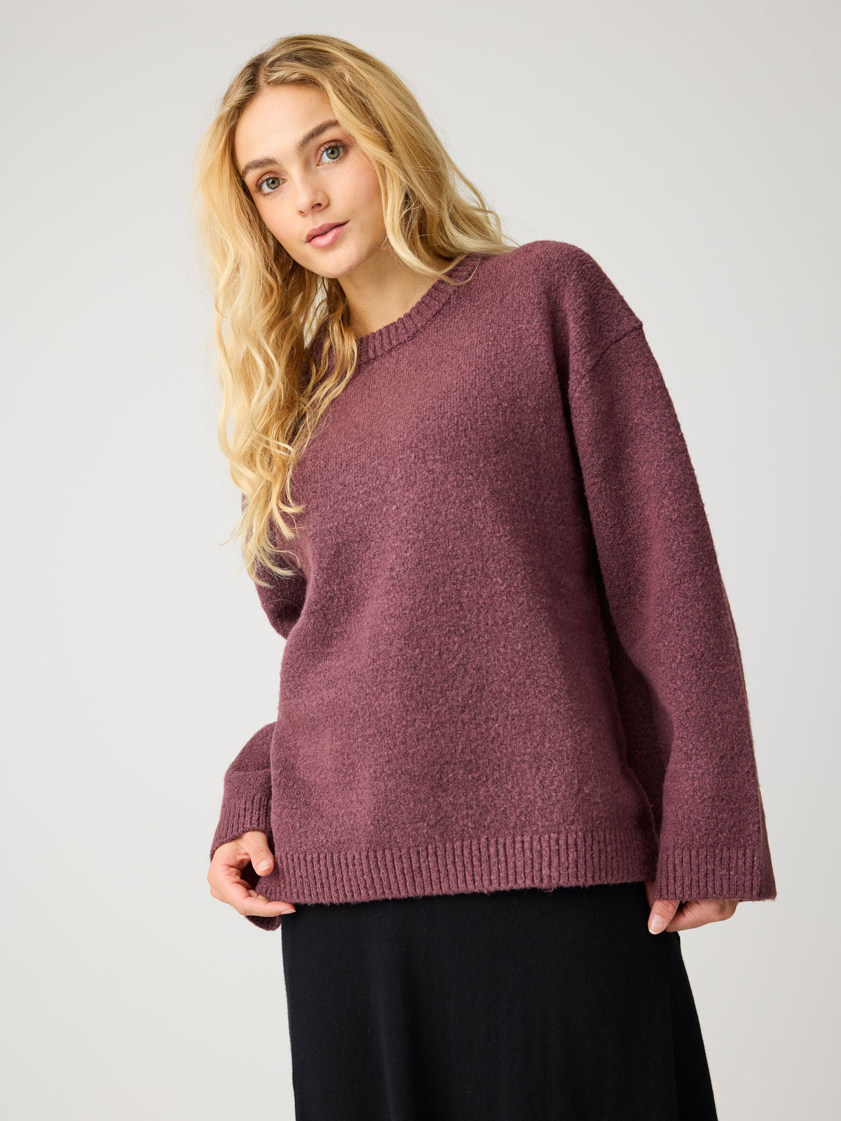 Soufflé Strickpullover mit Rundhalsausschnitt - Relaxed Fit - aus recyceltem Polyester