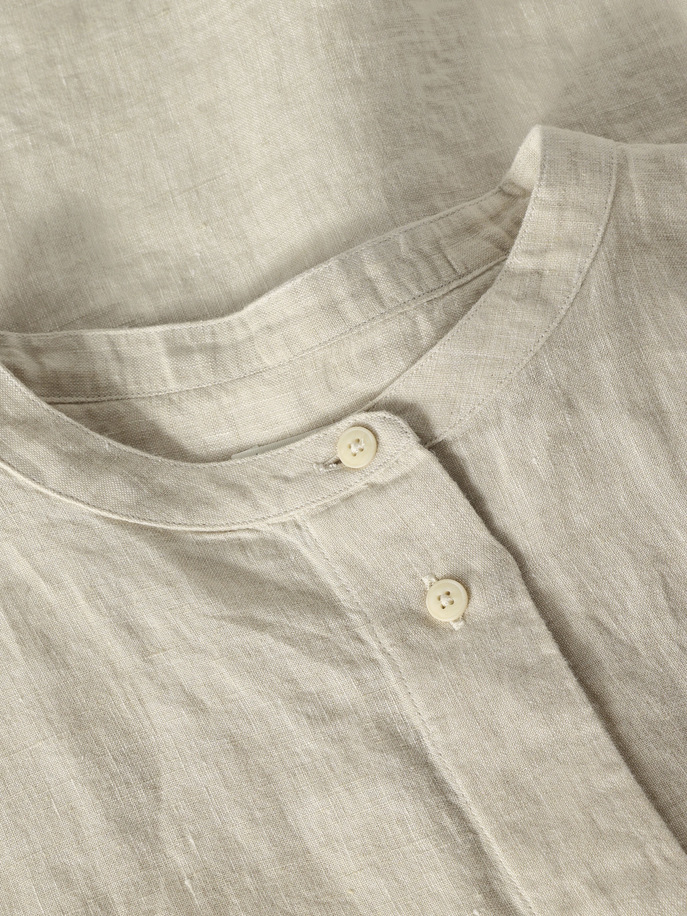 Lockeres Hemd und Bluse mit 3/4 Arm und Stehkragen aus Bio-Leinen