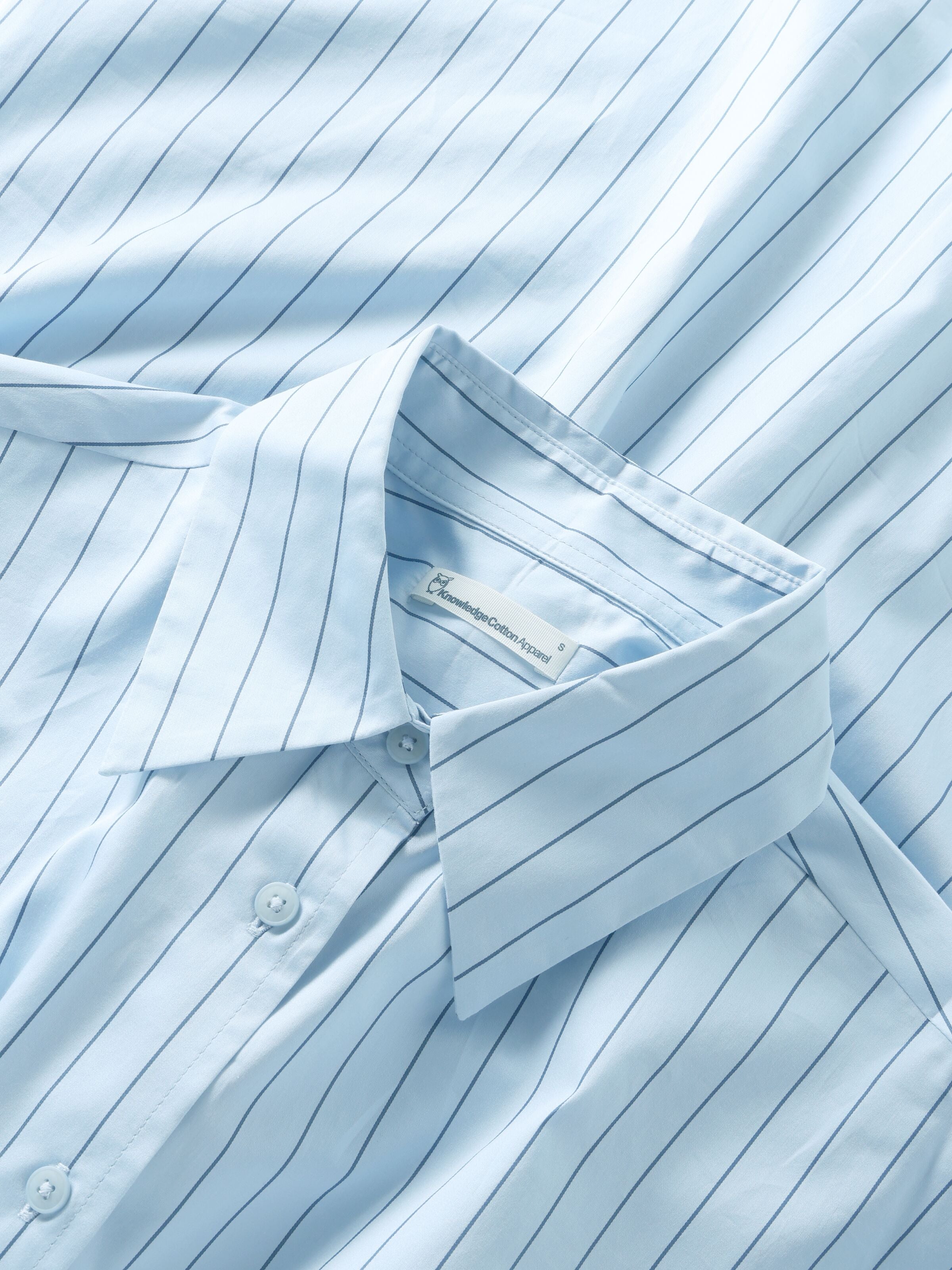 Lockere Bluse DEW mit Pinstripes aus Bio-Baumwolle