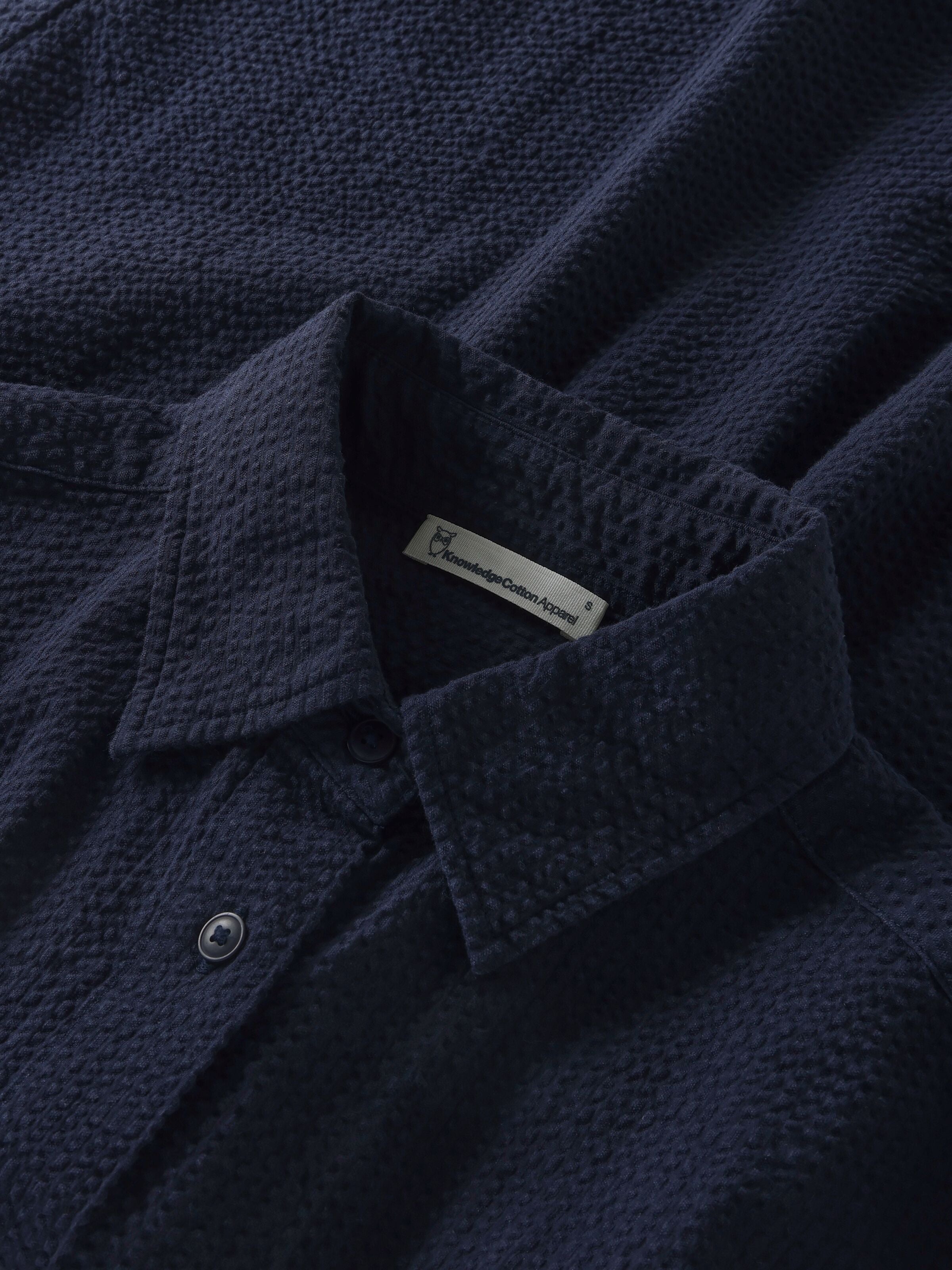 Lockere Seersucker-Bluse mit kurzen Ärmeln aus Bio-Baumwolle