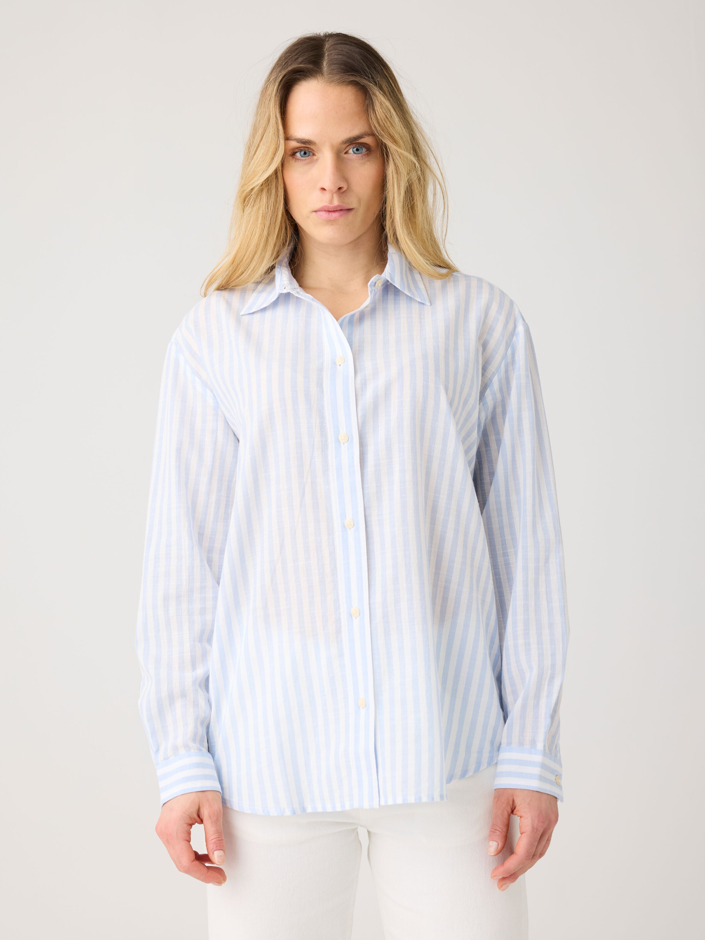 Lockere gestreifte Bluse aus Bio-Baumwolle