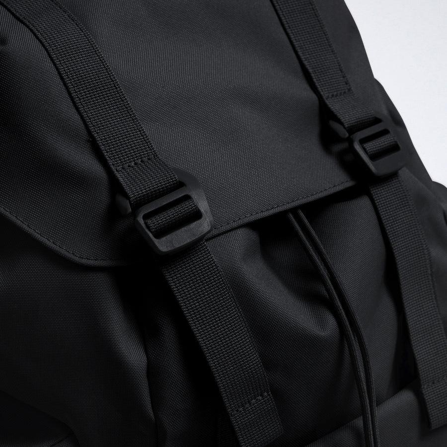 Flap Pack LARGE Rucksack mit Laptopfach aus RE:PET