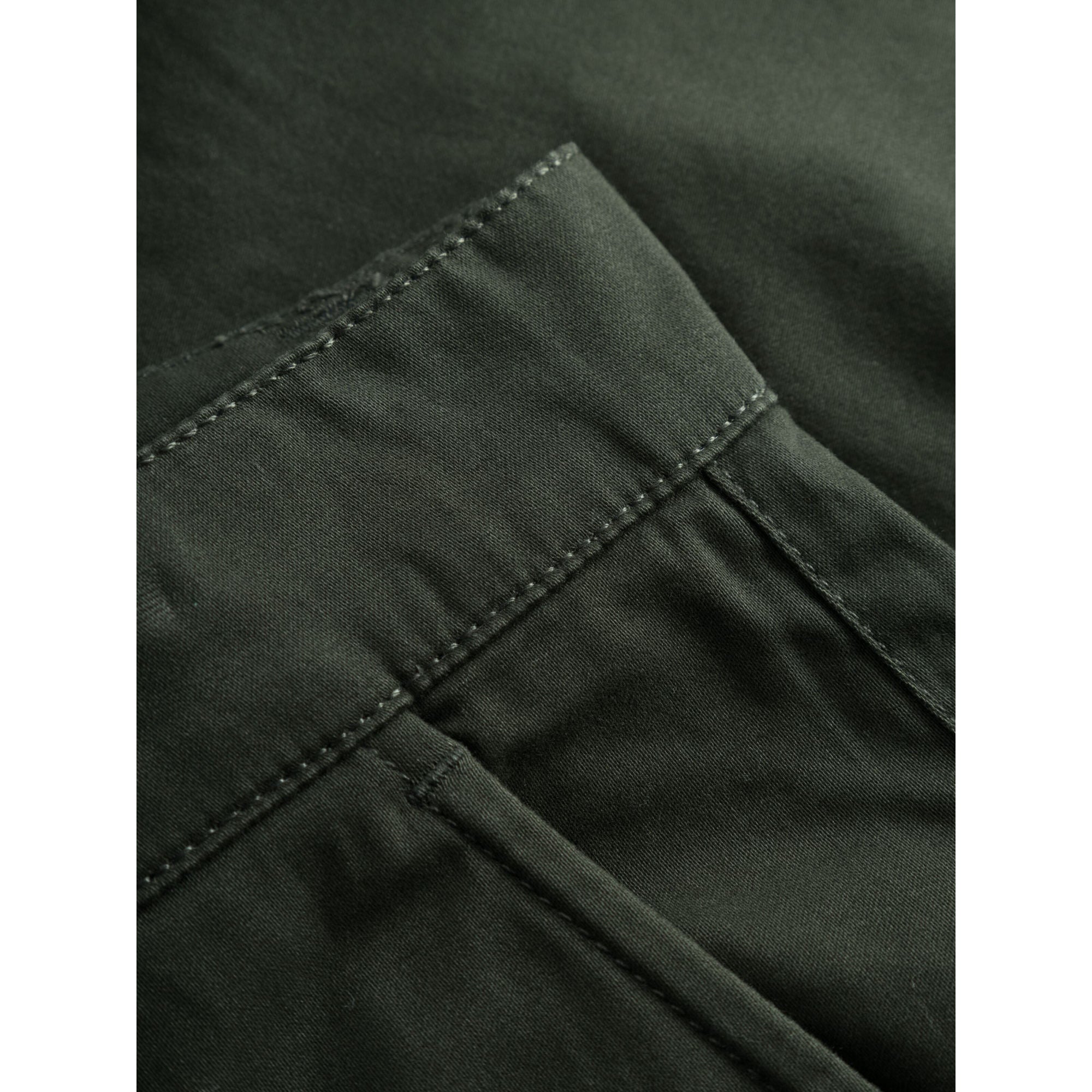 Shorts STRETCHED TWILL aus Bio-Baumwolle