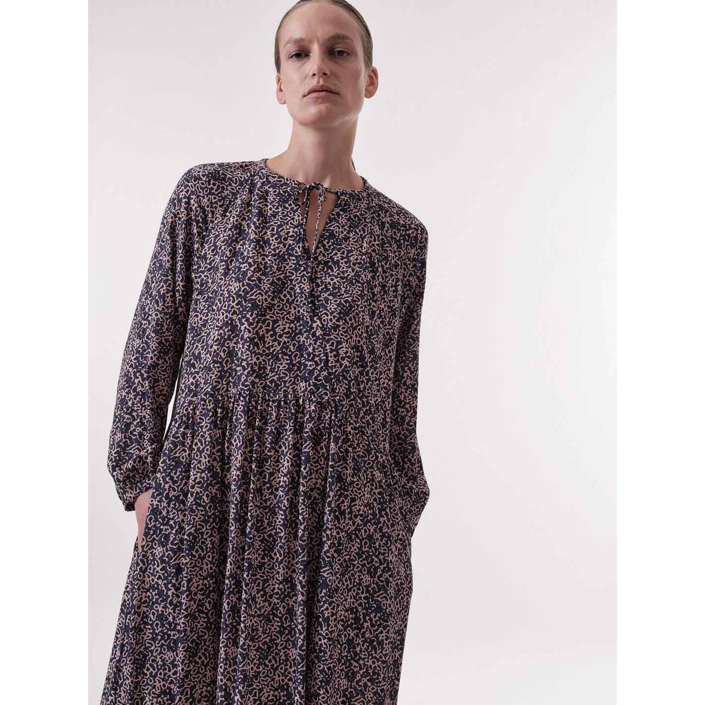 Maxikleid PRINT MINIMAL aus LENZING™ ECOVERO™