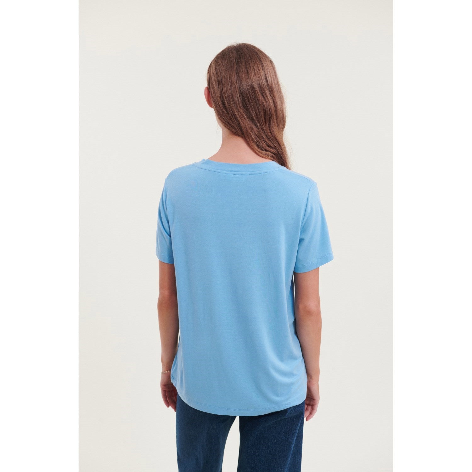 T-Shirt JOLINE mit V-Ausschnitt aus Tencel™