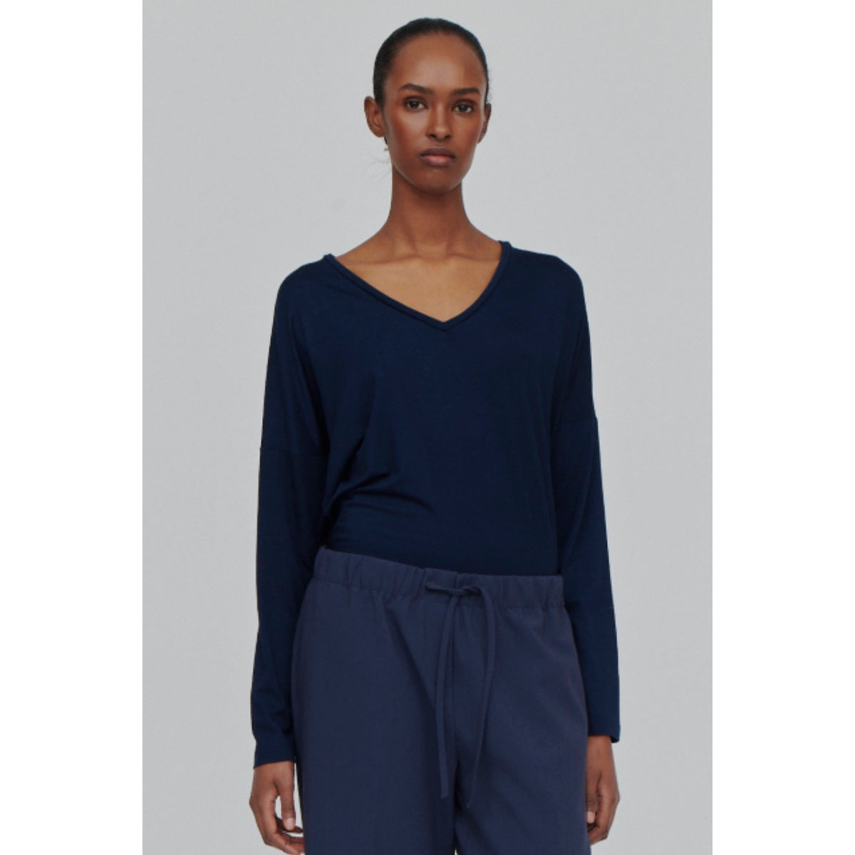 Langarmshirt V-Neck JOLINE aus Tencel™