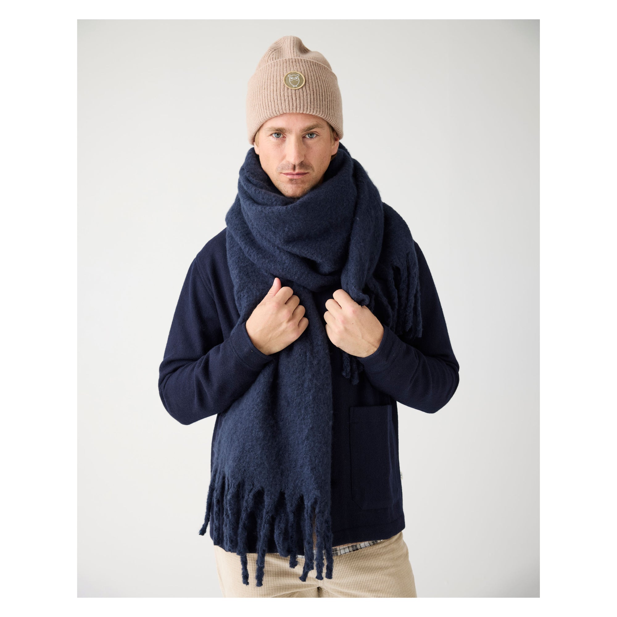 Karierter Schal aus recyceltem Polyester