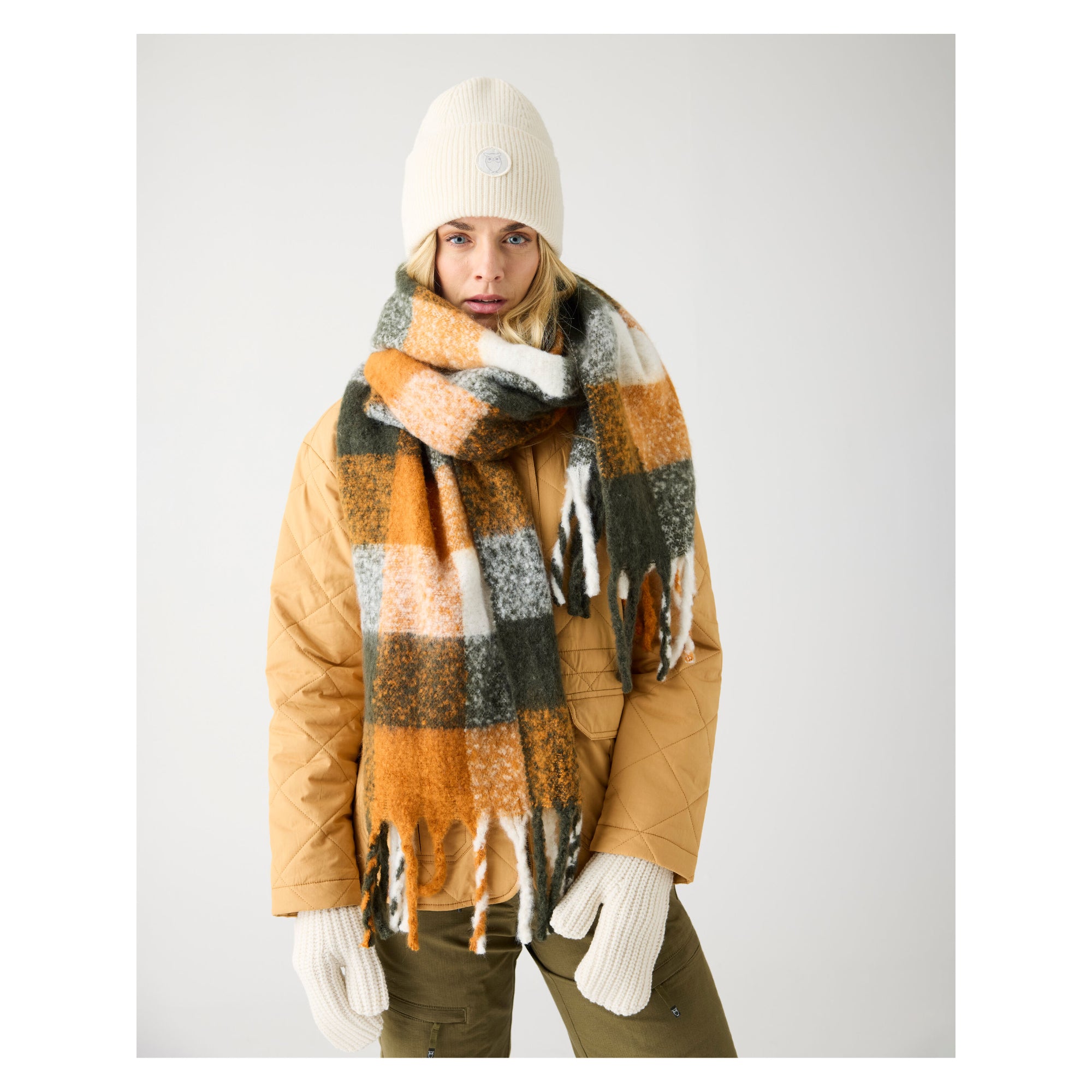 Karierter Schal aus recyceltem Polyester