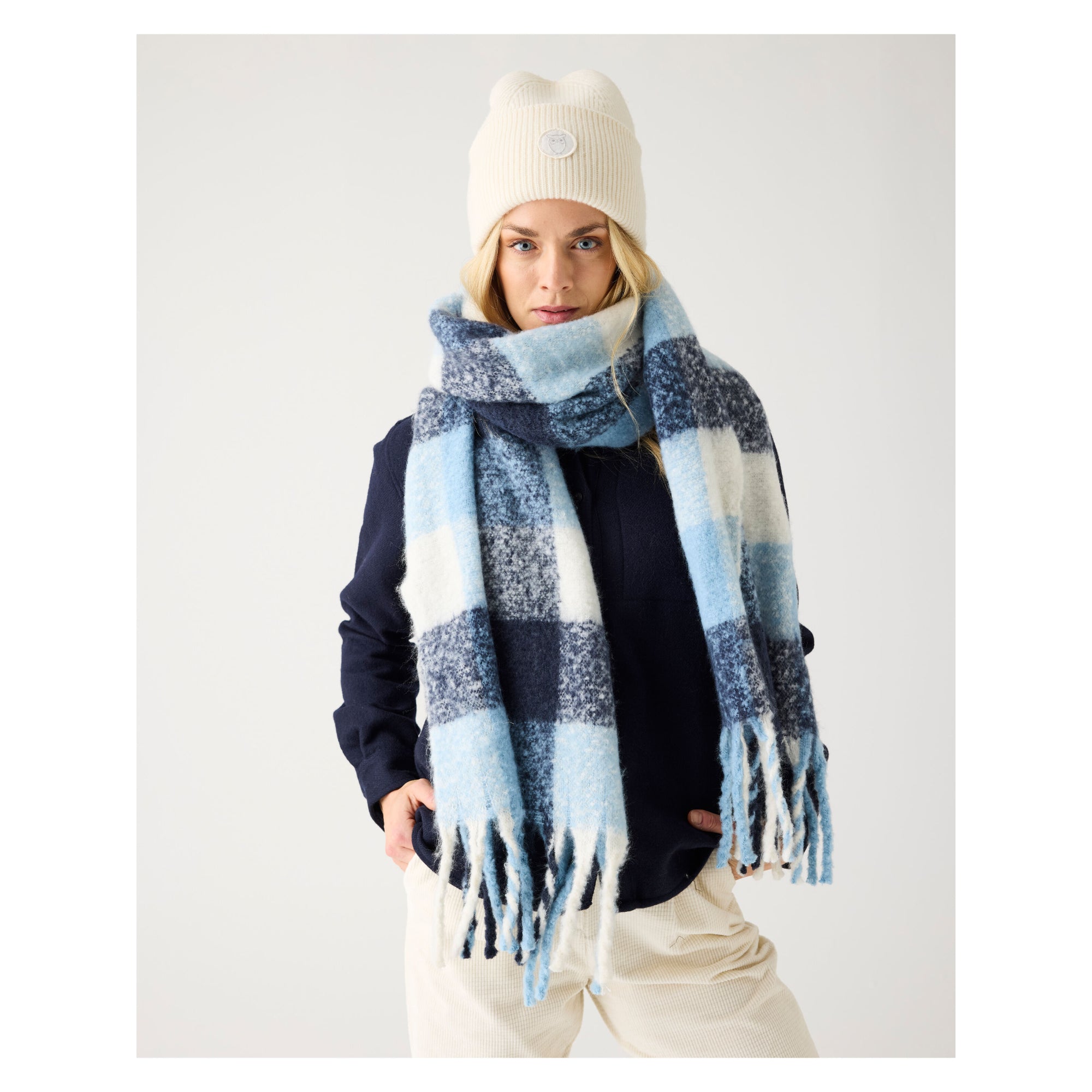 Karierter Schal aus recyceltem Polyester