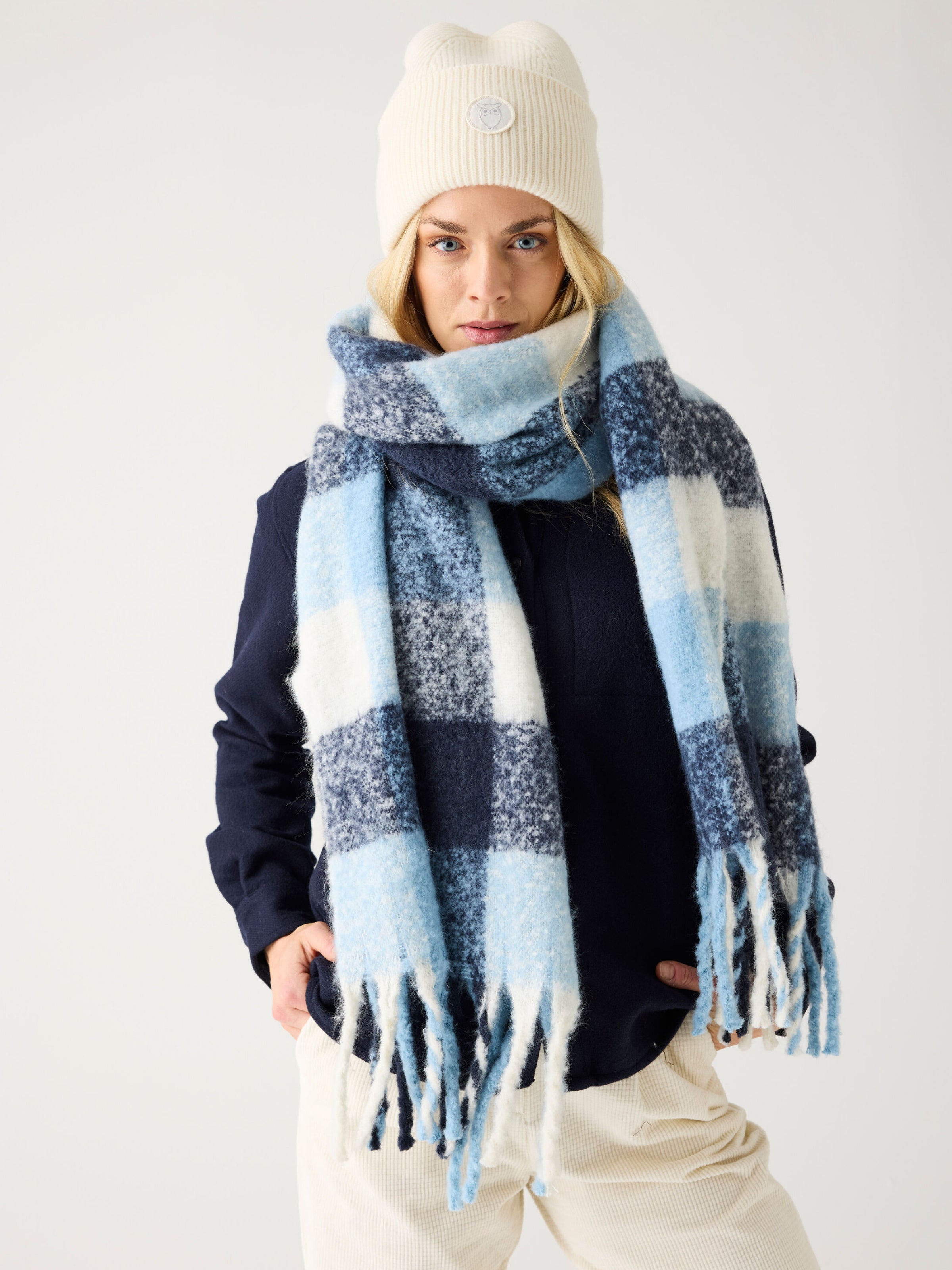 Karierter Schal aus recyceltem Polyester