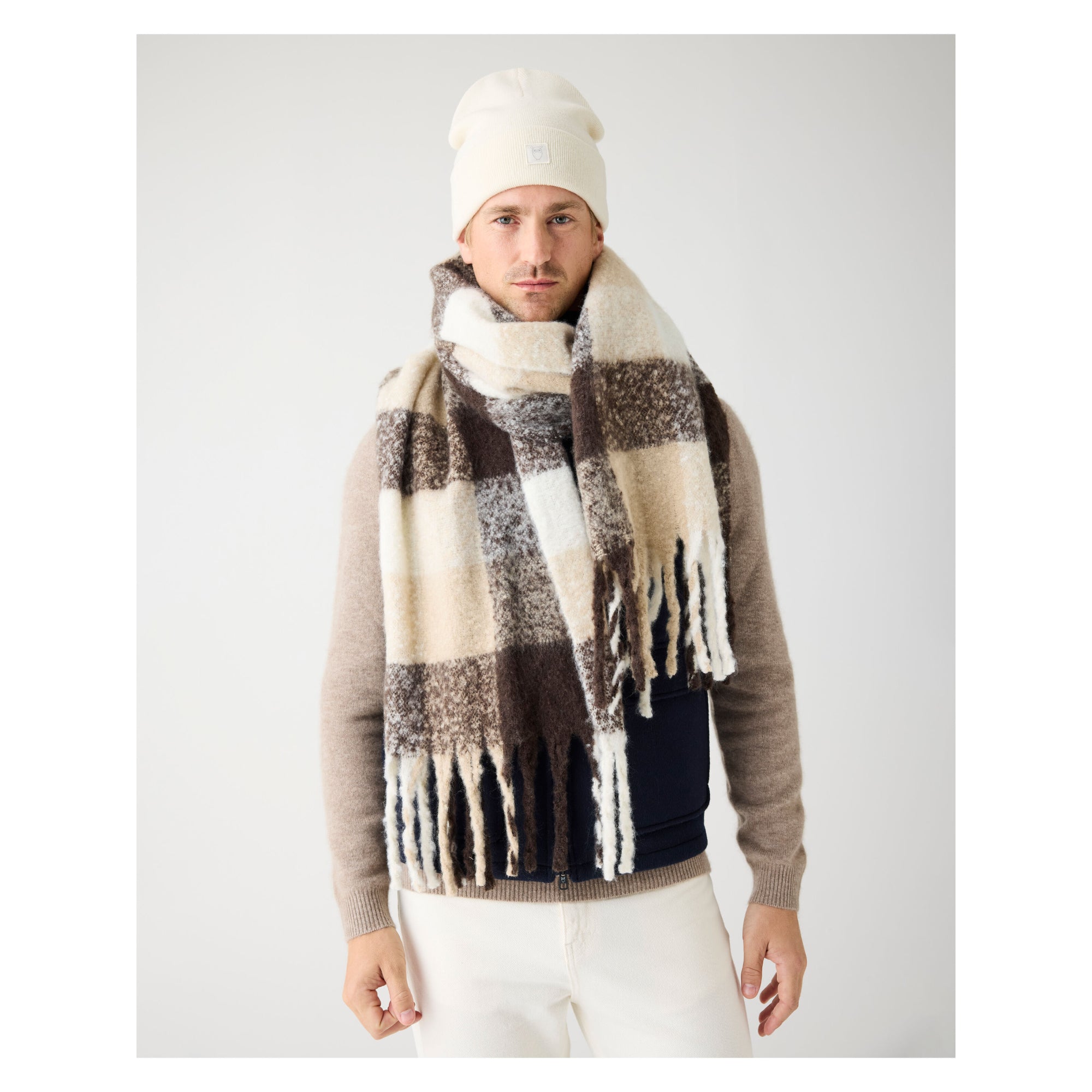 Karierter Schal aus recyceltem Polyester