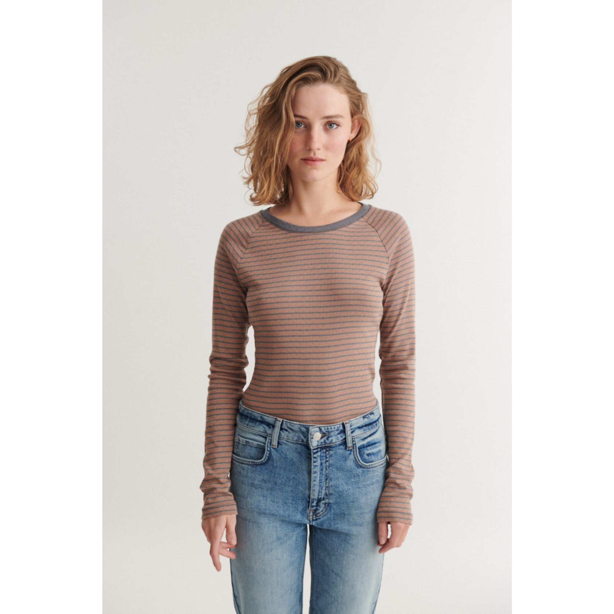 Langarmshirt ARENSE mit Lochmuster aus Bio-Baumwolle