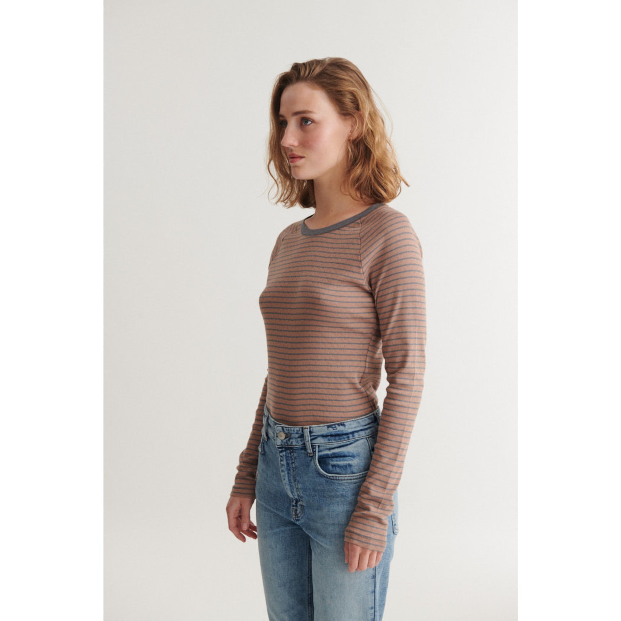 Langarmshirt ARENSE mit Lochmuster aus Bio-Baumwolle
