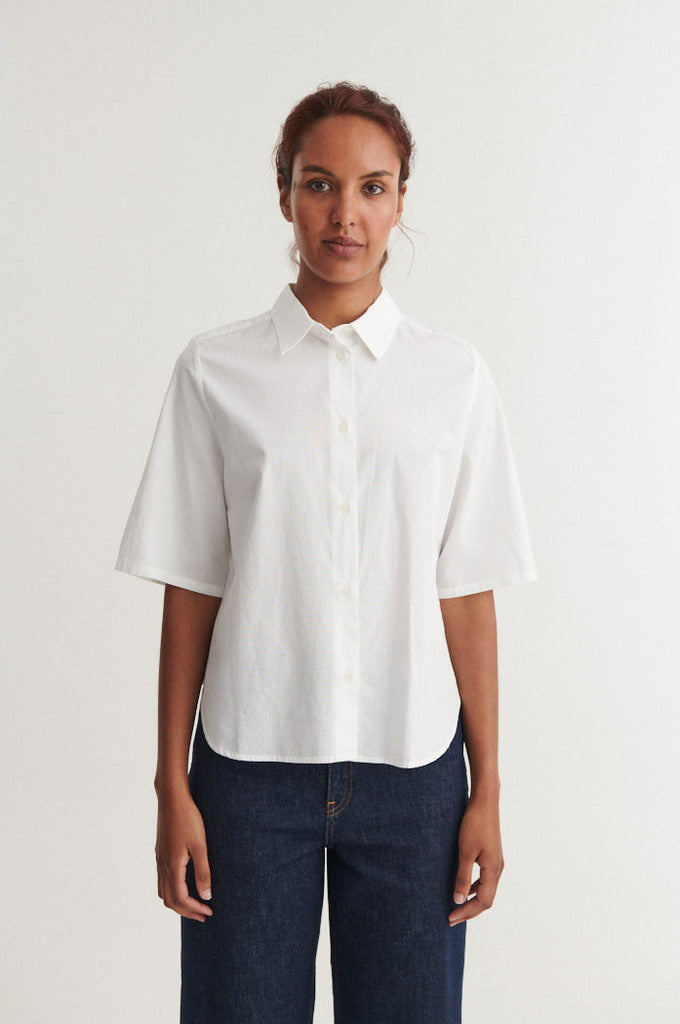 Kurzarm Bluse SILJE mit Knöpfen aus Bio-Baumwolle