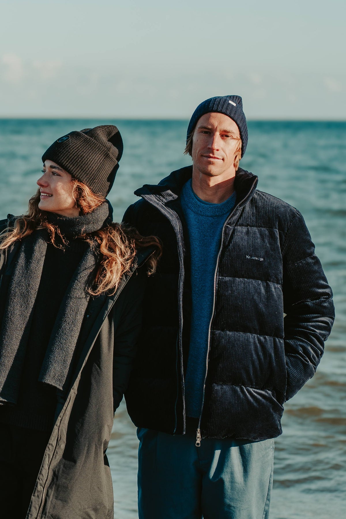 Wattierte Cord-Steppjacke mit hohem Kragen aus Bio-Baumwolle