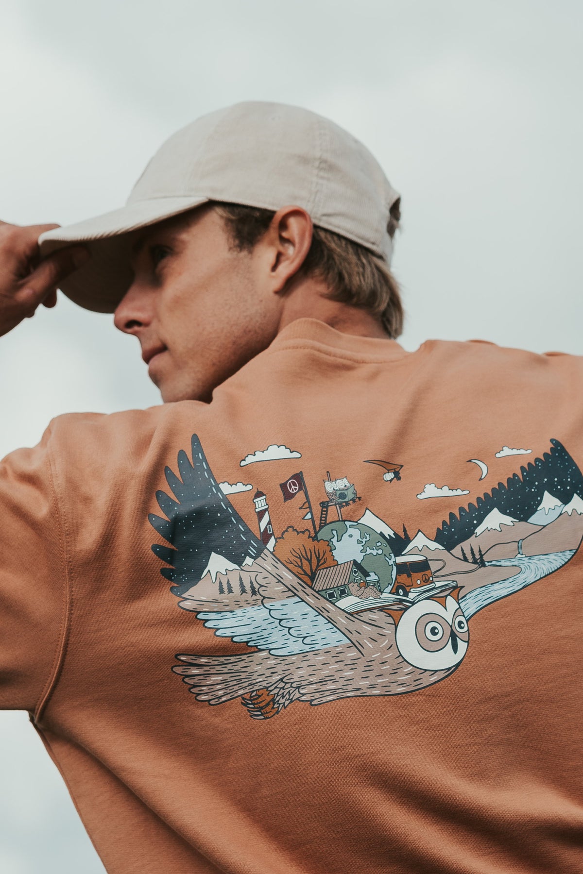 Lockeres Sweatshirt mit Rückenprint aus Bio-Baumwolle
