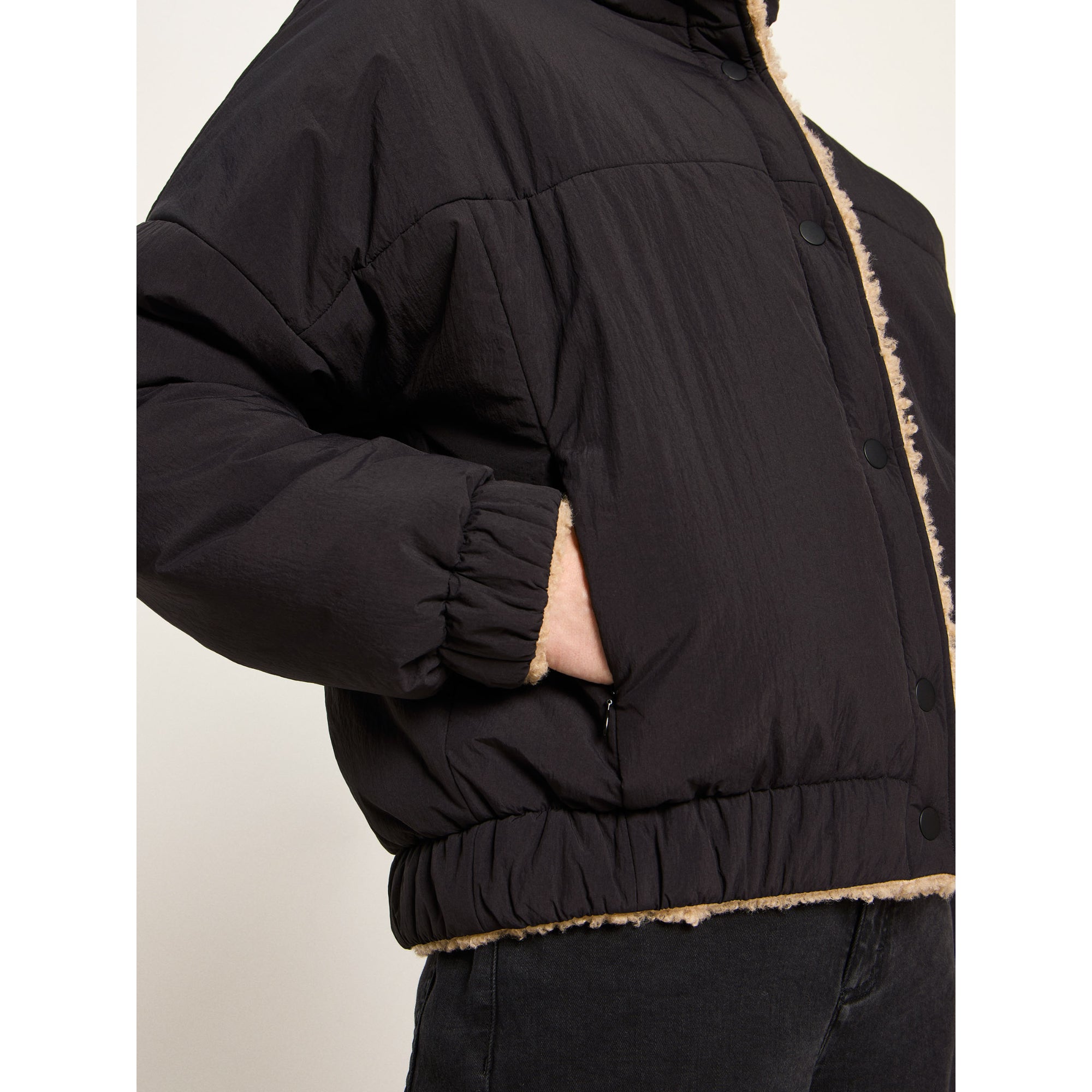 Wendejacke aus recyceltem Material GRS