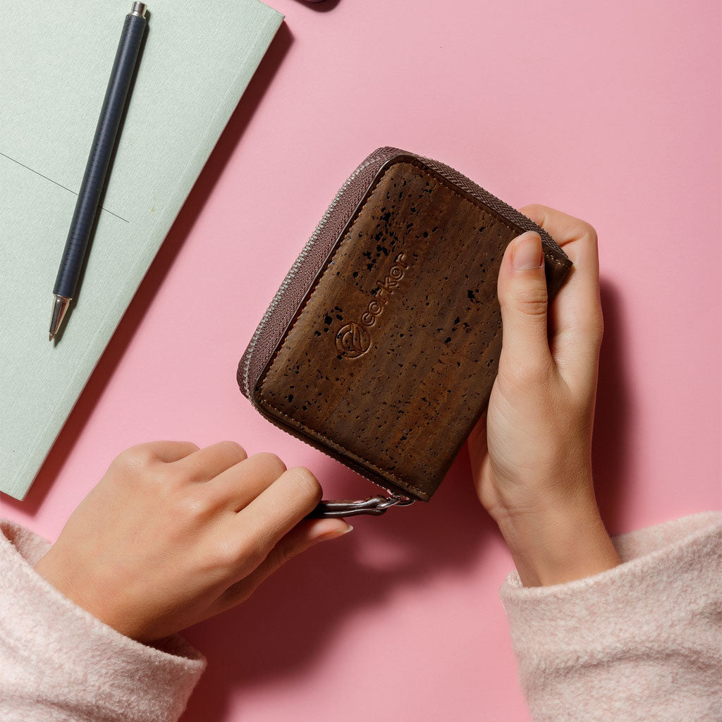 Kleines Portemonnaie aus Kork