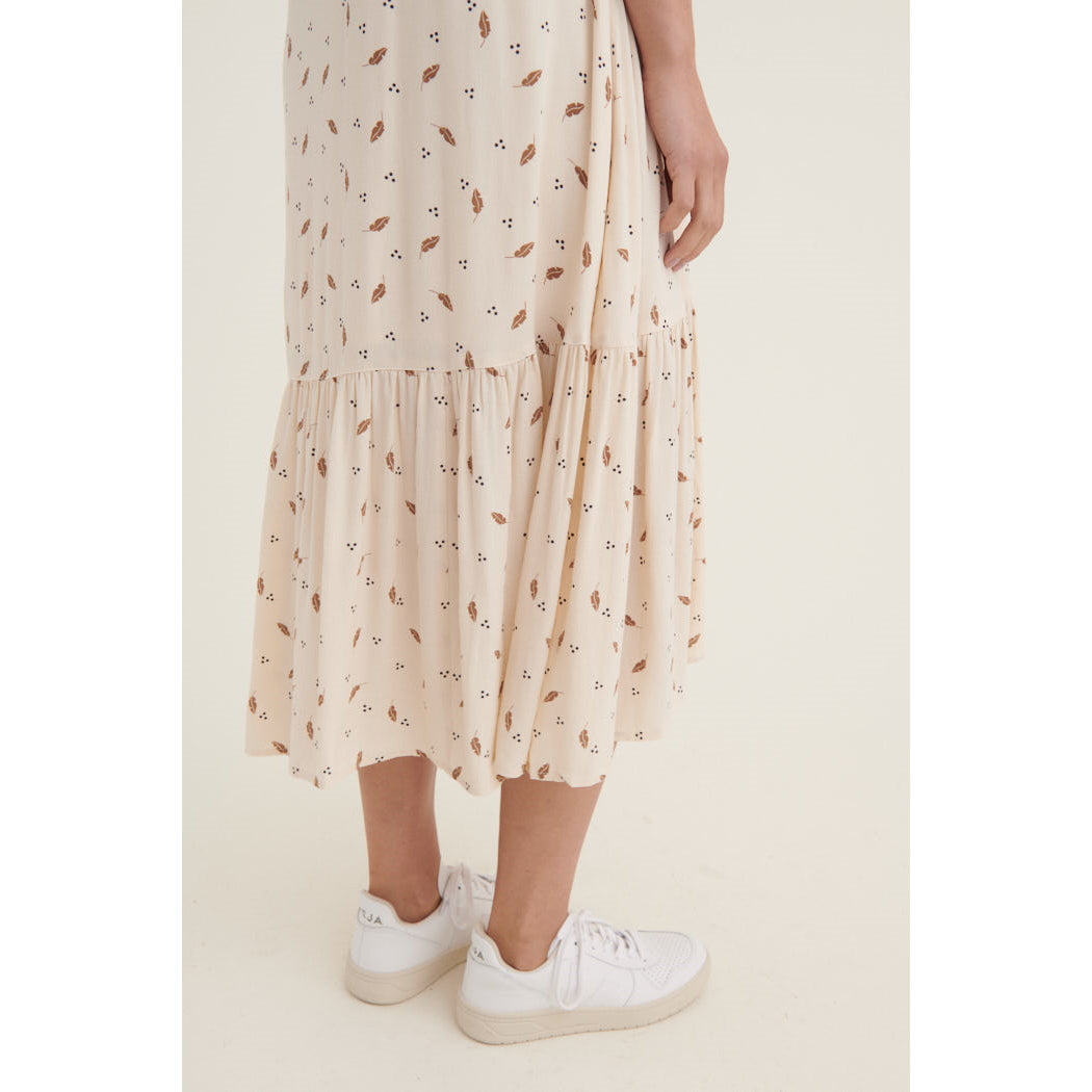 Kleid NEDEL mit feinem Blätterprint