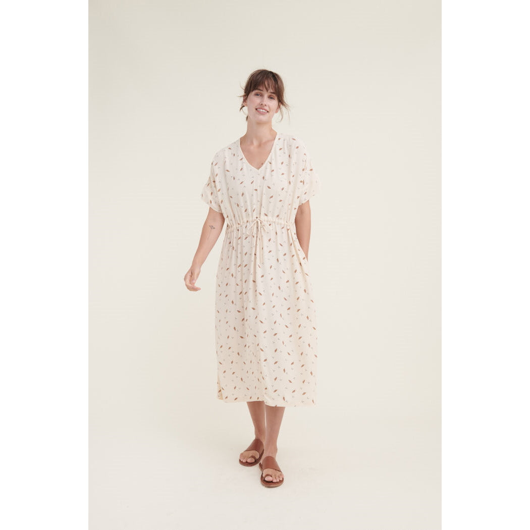 Kleid ANJO mit feinem Blätterprint