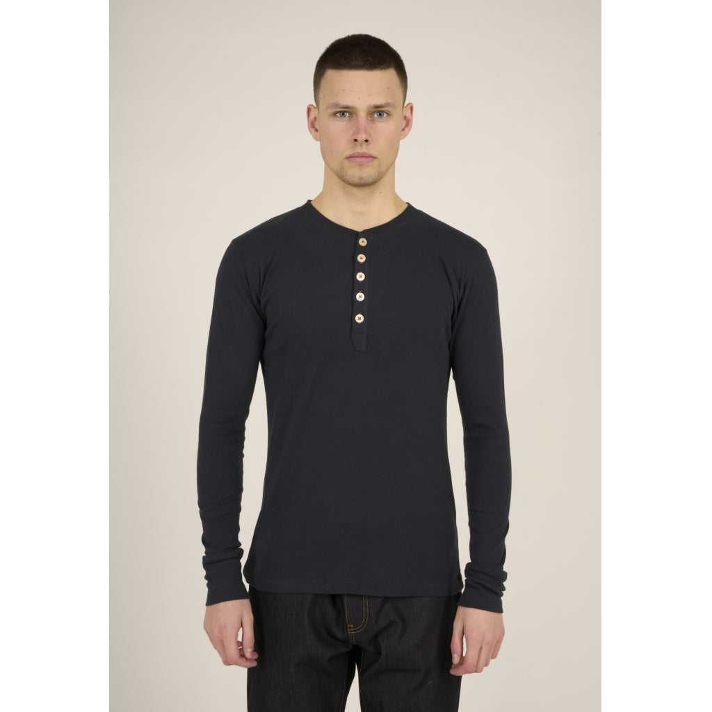 Langarmshirt Henley CEDAR aus Bio-Baumwolle