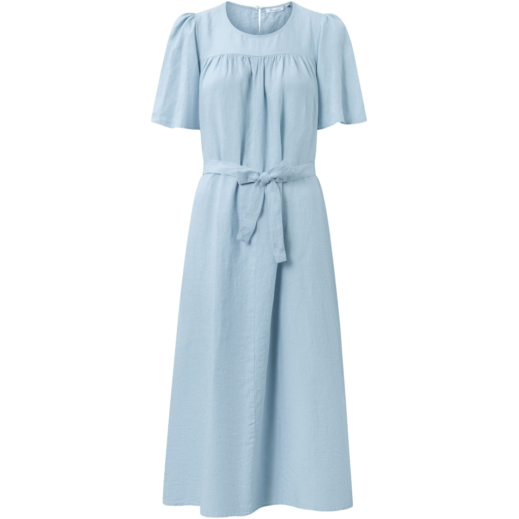 Kleid mit Bindegurt aus Bio-Leinen