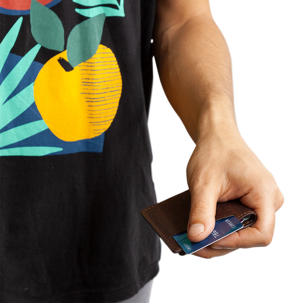 Schlanke Geldbörse mit Münzfach aus Kork