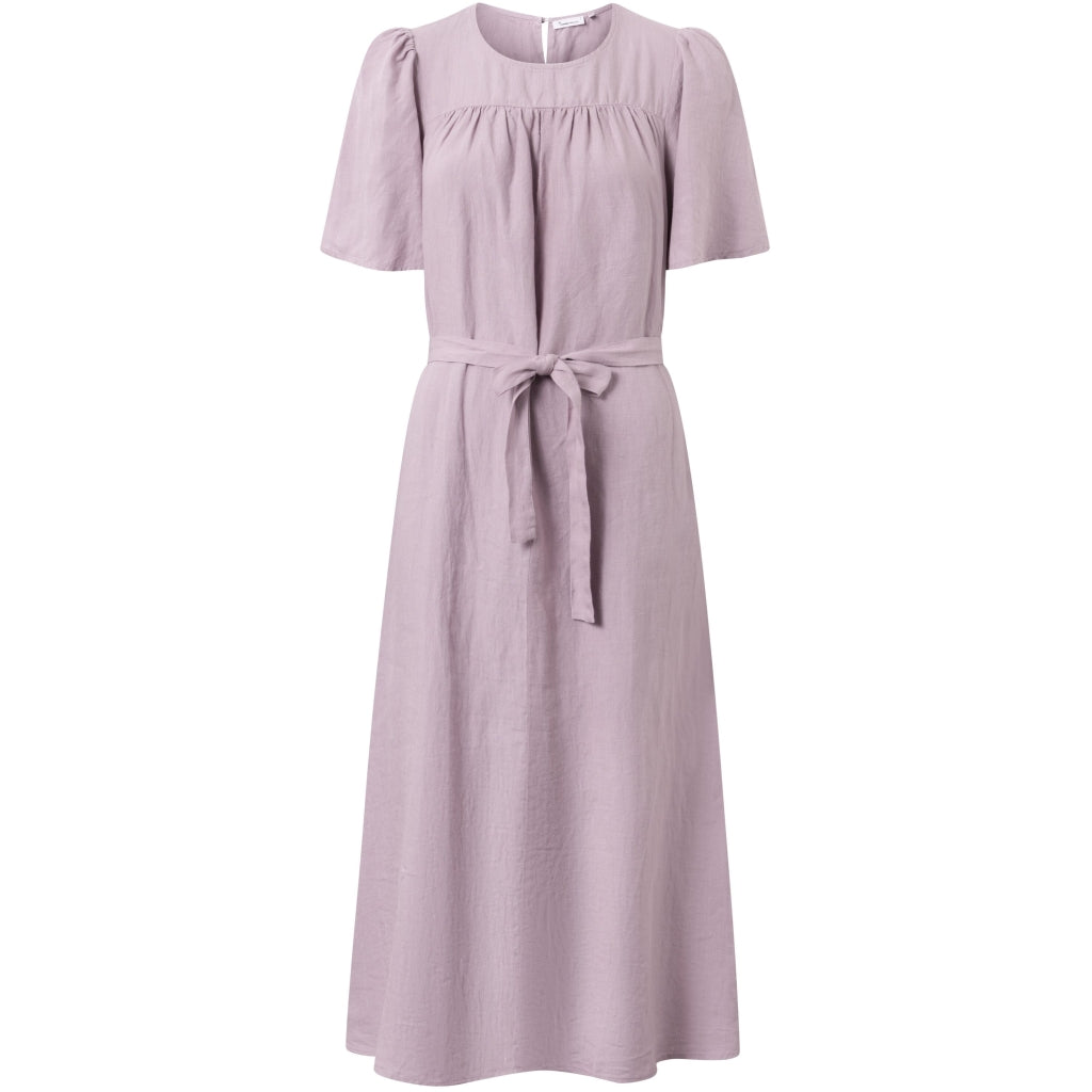 Kleid mit Bindegurt aus Bio-Leinen