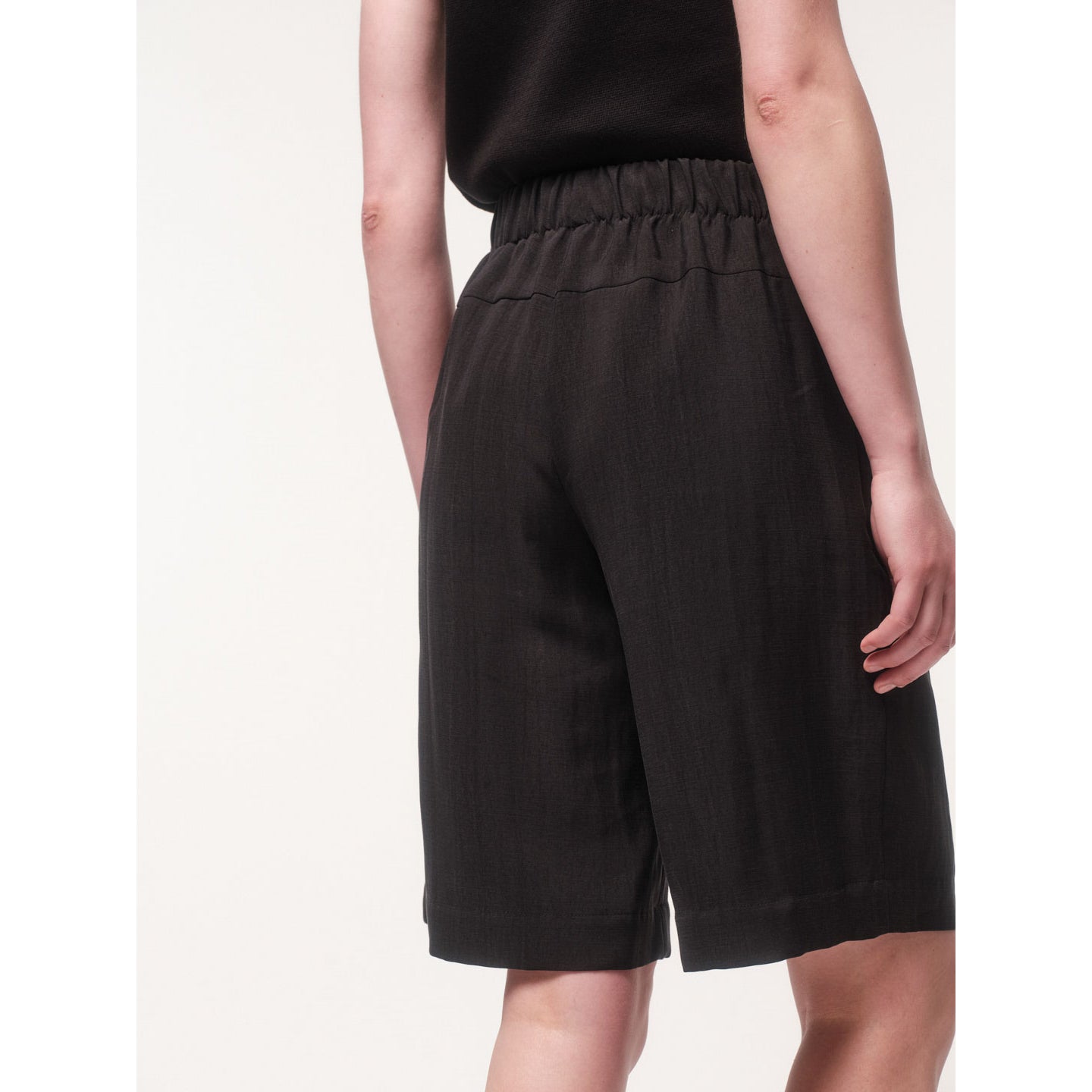 Bermuda aus TENCEL™ und recyceltem Polyester