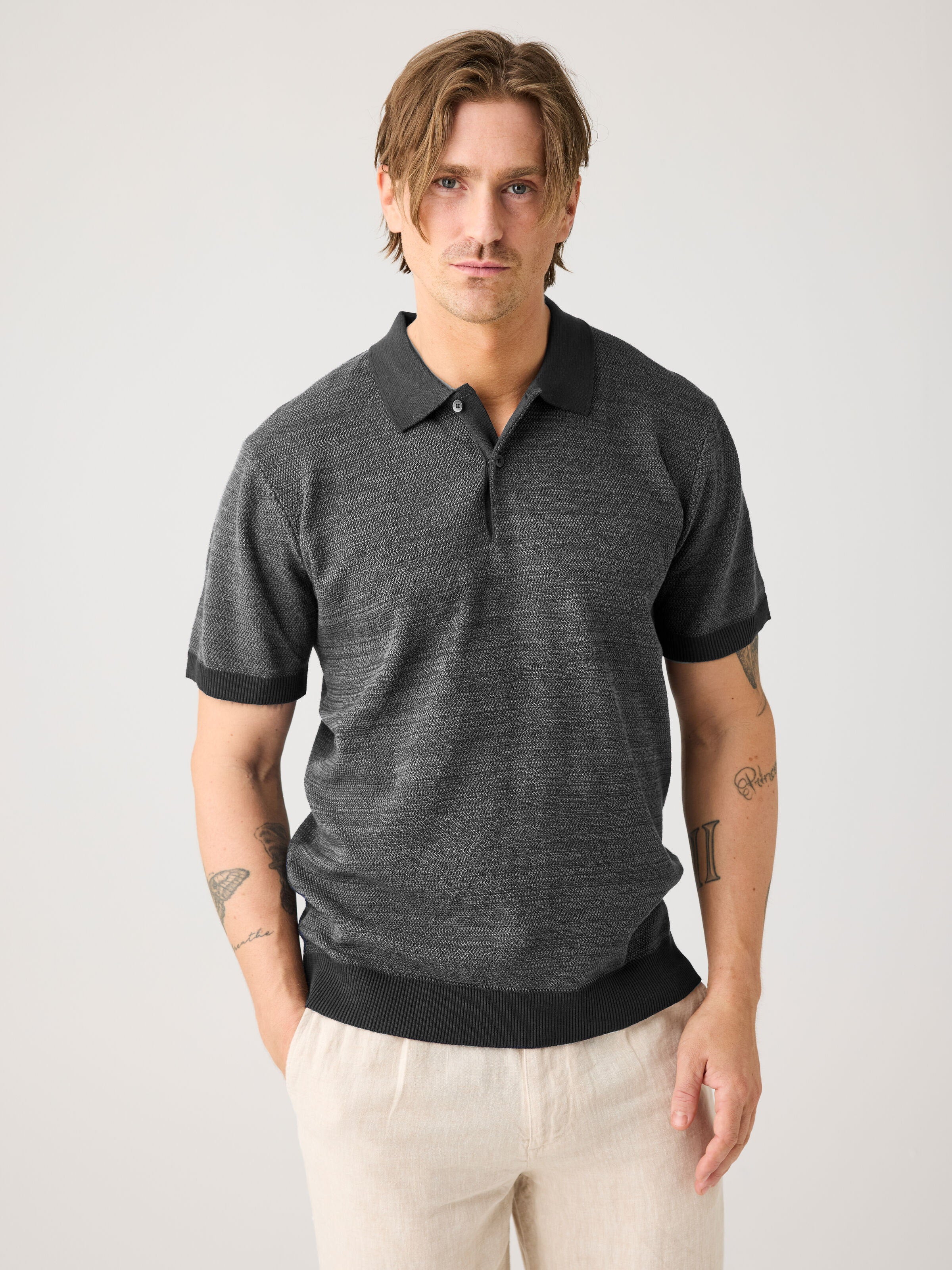 Gestricktes Kurzarm-Poloshirt aus Bio-Baumwolle