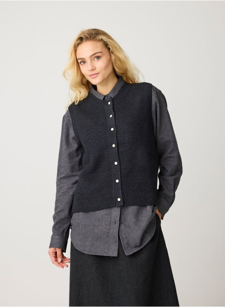 Soufflé Strick-Weste mit Rundhalsausschnitt - Relaxed Fit - aus recyceltem Polyester