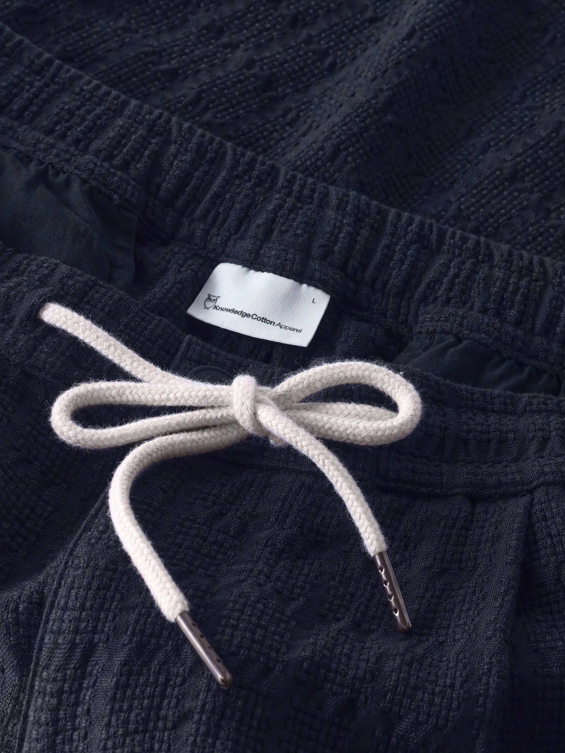 Lockere Shorts FIG mit Strucktur aus Bio-Baumwolle