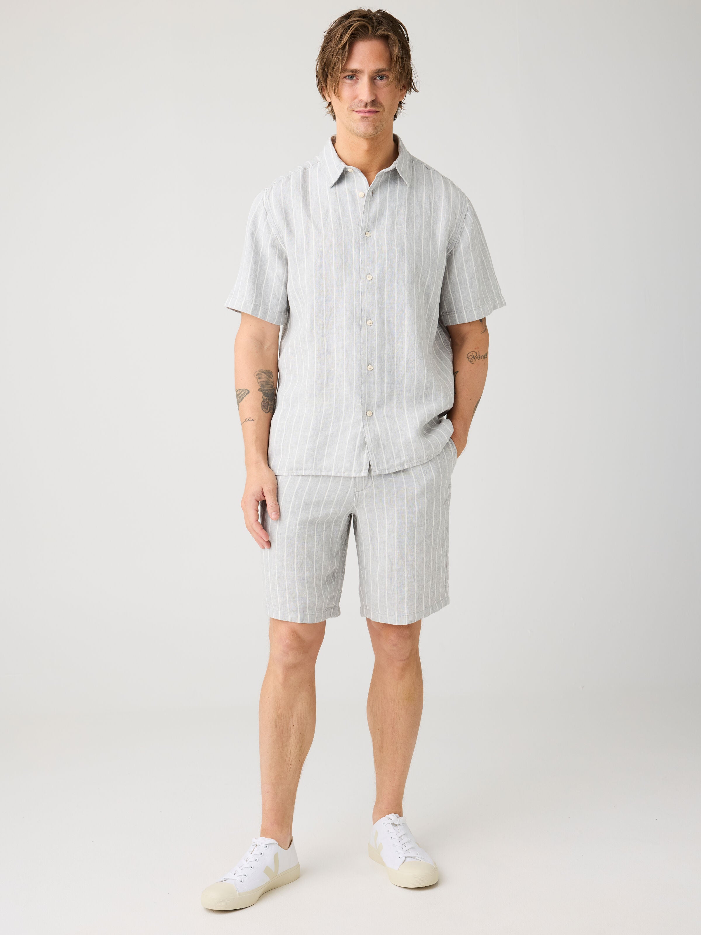 Lockeres Kurzarmhemd Pinstriped aus Bio-Leinen