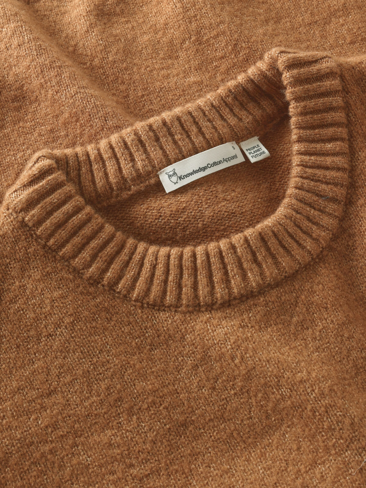 Soufflé Strickpullover mit Rundhalsausschnitt - Relaxed Fit - aus recyceltem Polyester