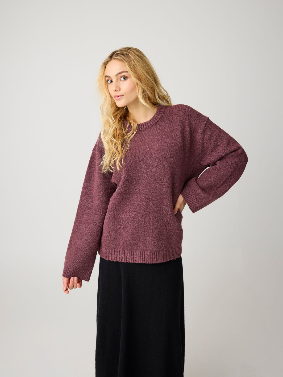 Soufflé Strickpullover mit Rundhalsausschnitt - Relaxed Fit - aus recyceltem Polyester