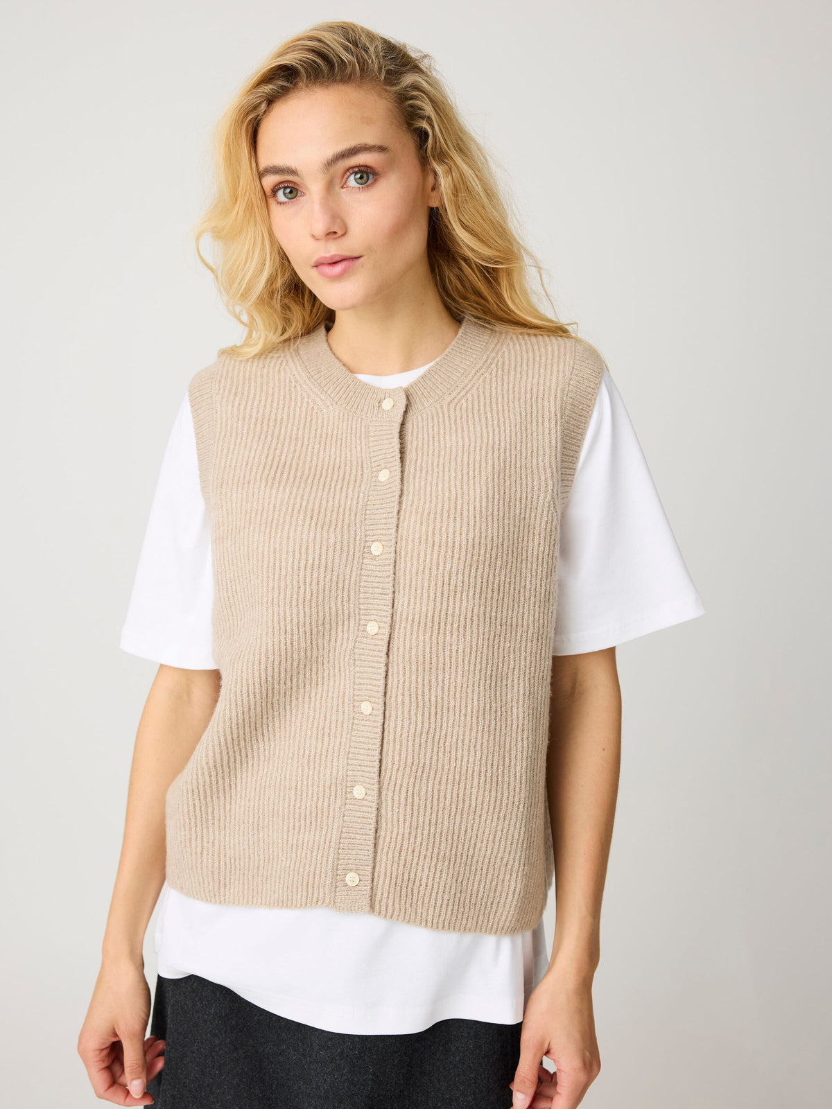 Soufflé Strick-Weste mit Rundhalsausschnitt - Relaxed Fit - aus recyceltem Polyester